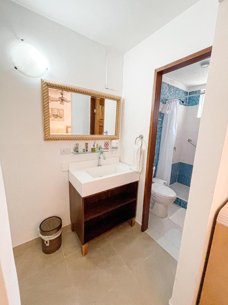 Hotel Cocoplum Beach photo 2