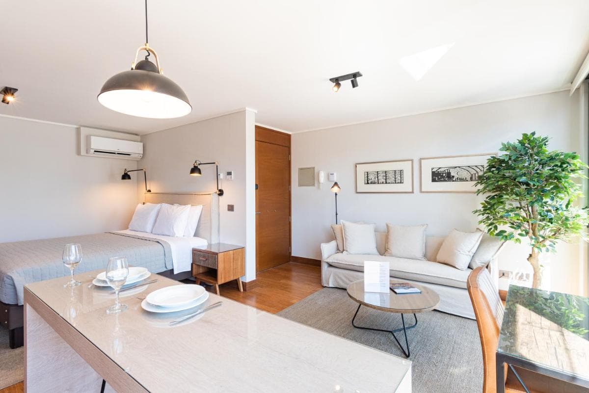 Uptown Luxe - Studio, Parking, Wifi, Pool & Metro photo 8