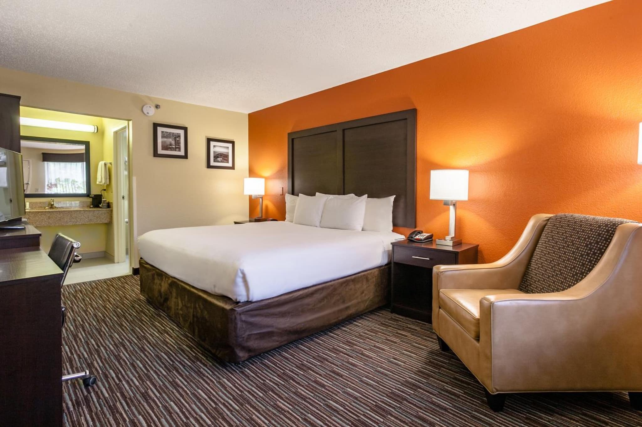 Clarion Pointe Biltmore Village photo 6