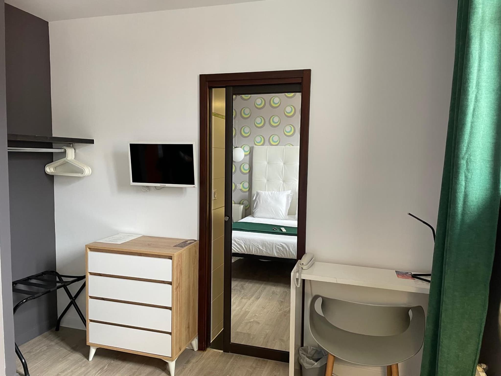 hotel room