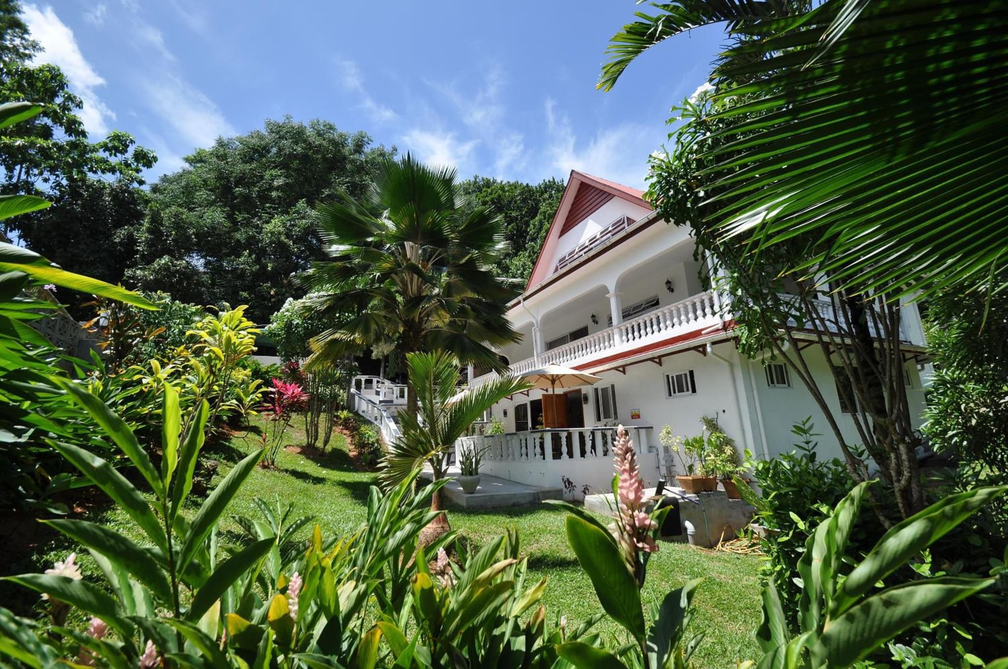 Chrisent Residence photo 4