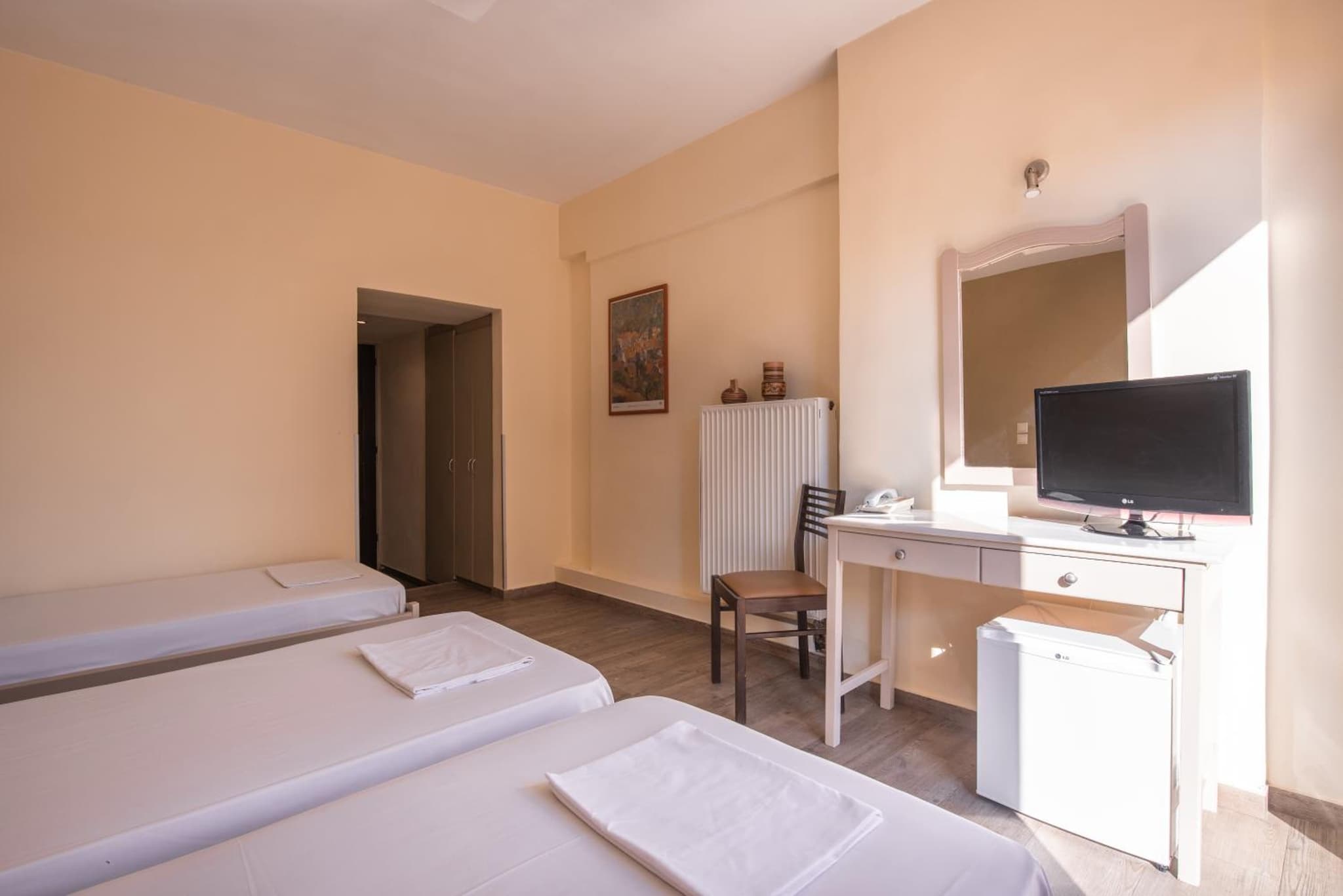 Yria Hotel photo 4