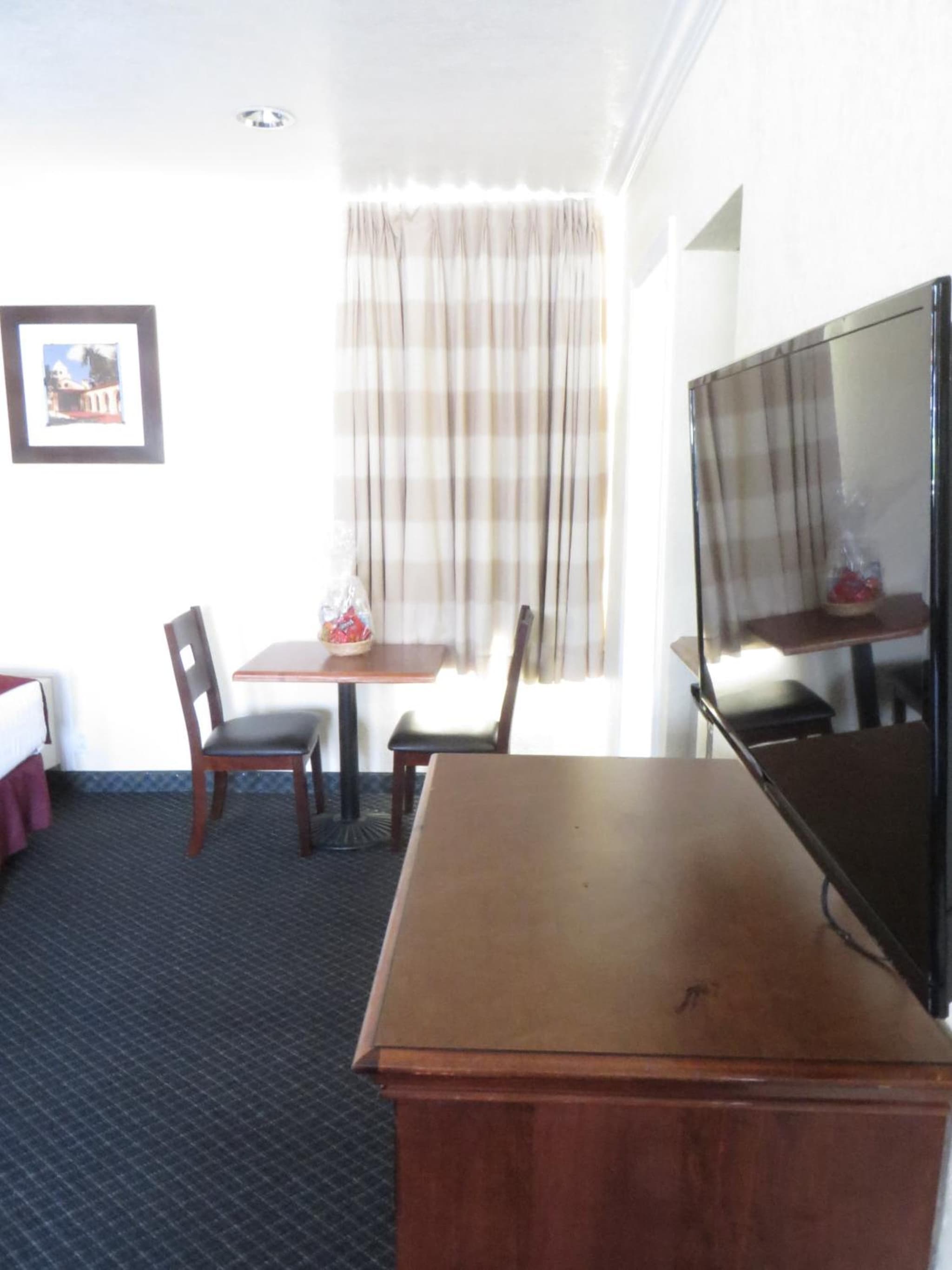 Best Inn & Suites photo 4