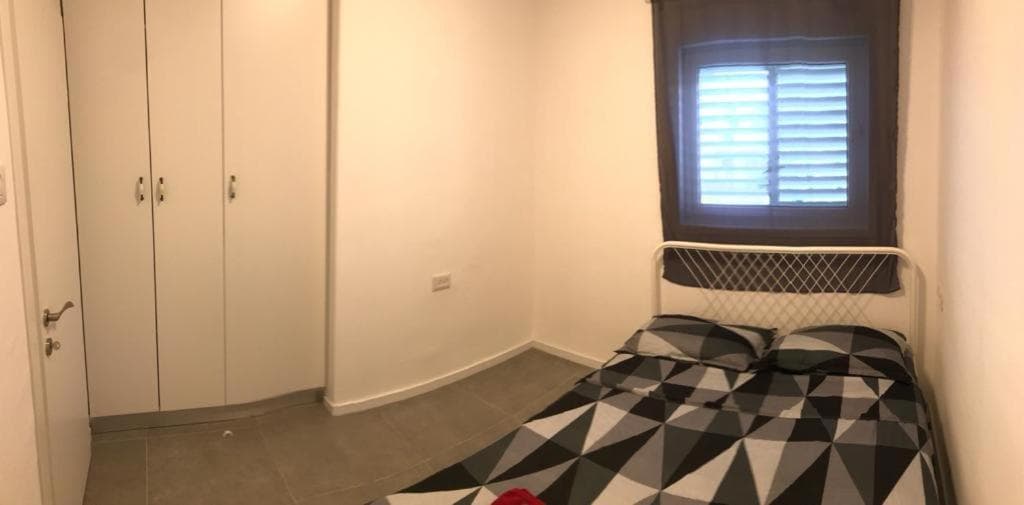 Isramax low-cost apartment near the sea.