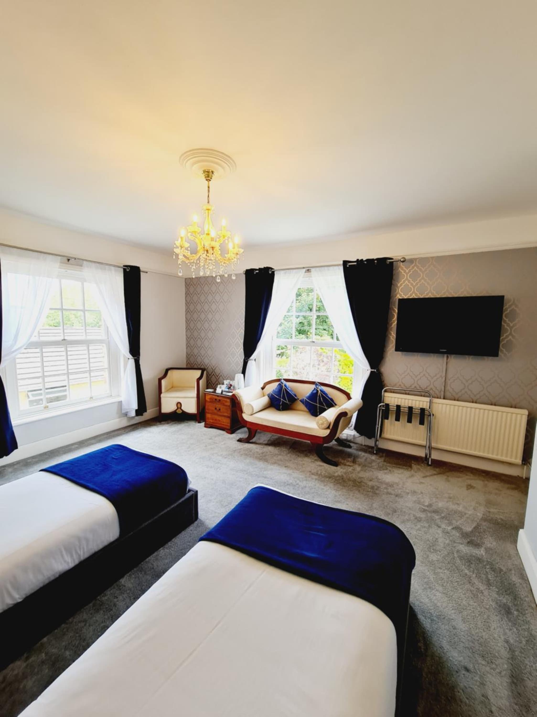 Beaufort Lodge - Central Location & Free Parking photo 9
