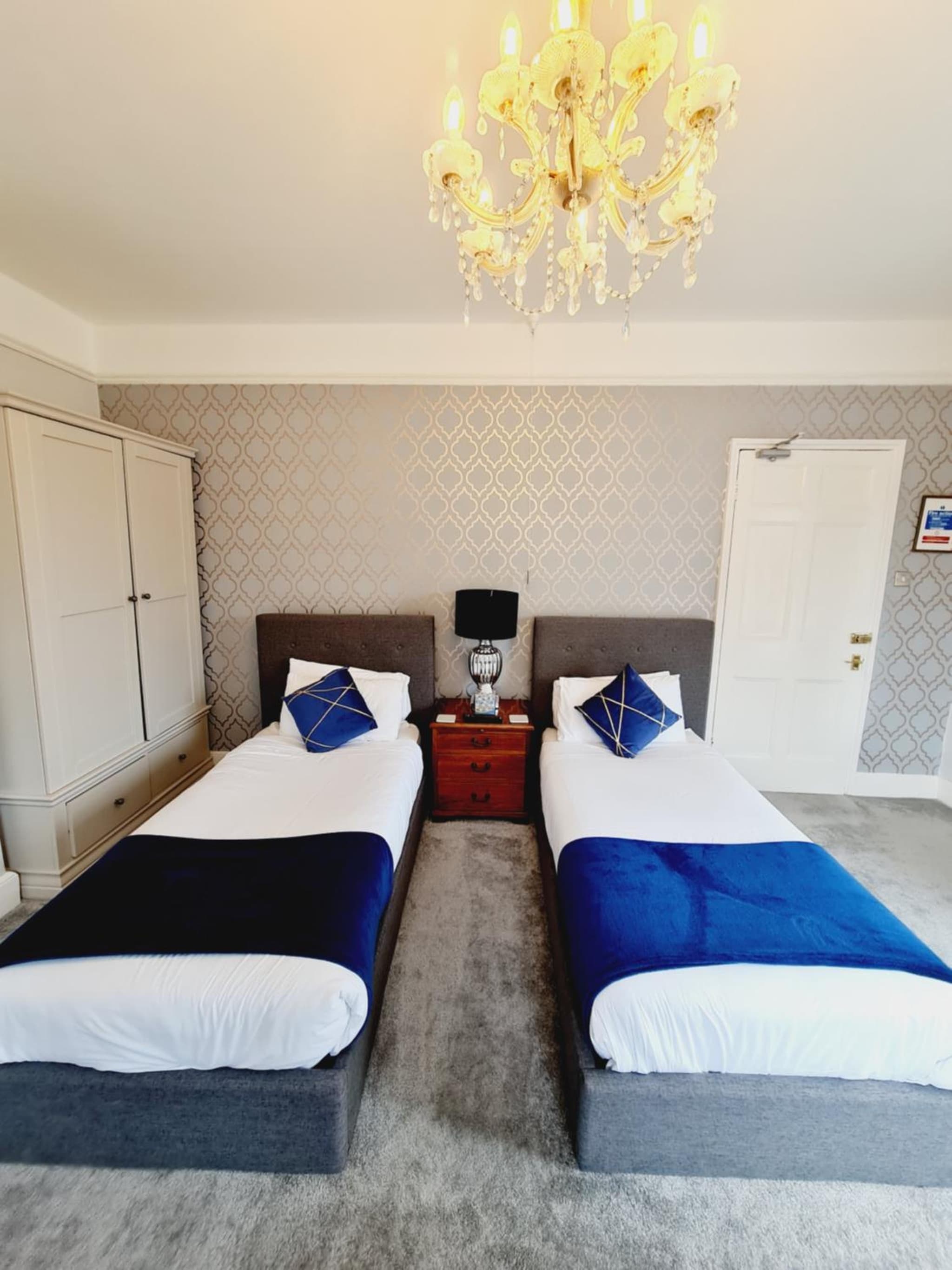 Beaufort Lodge - Central Location & Free Parking photo 5