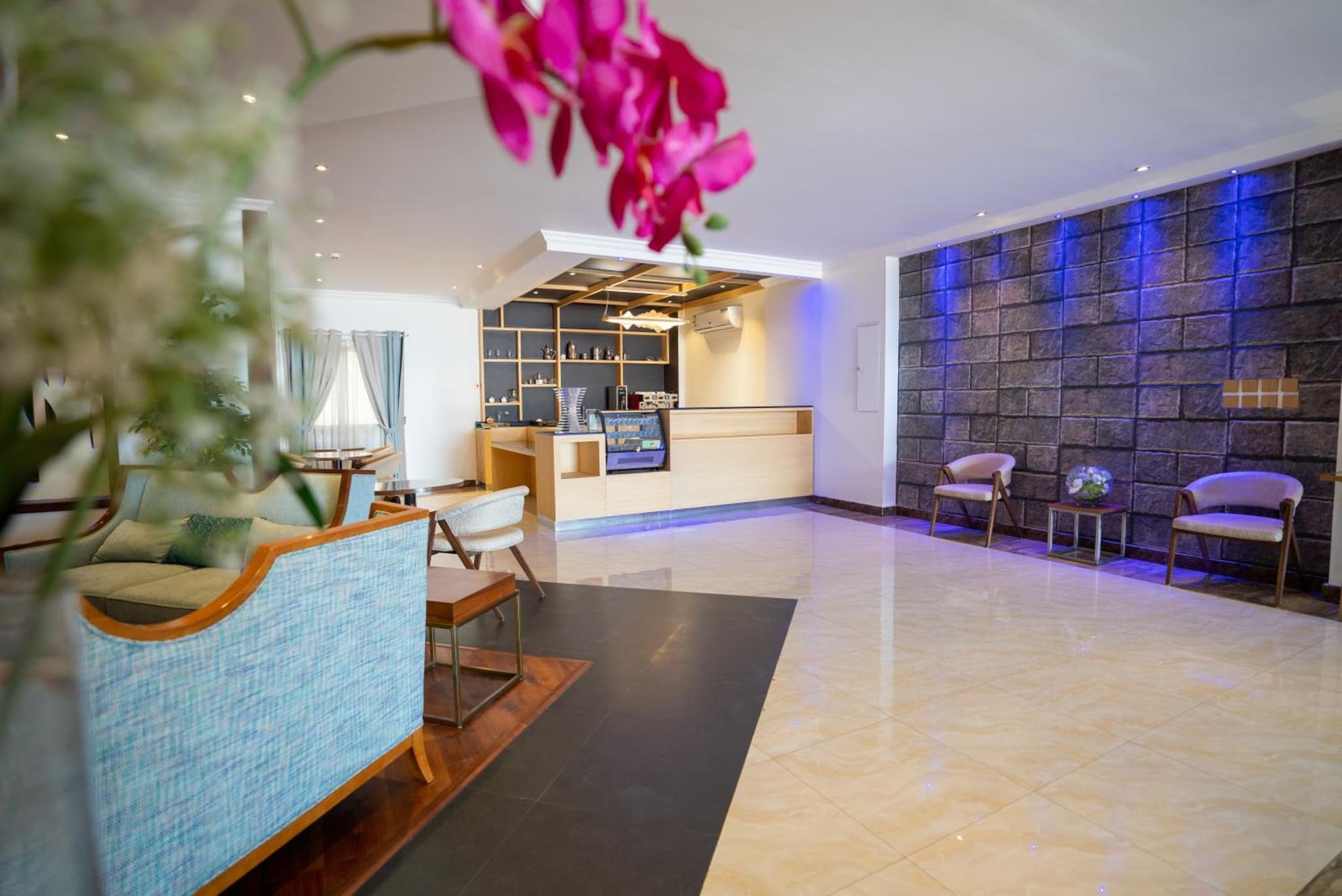 Suite blue photo 9