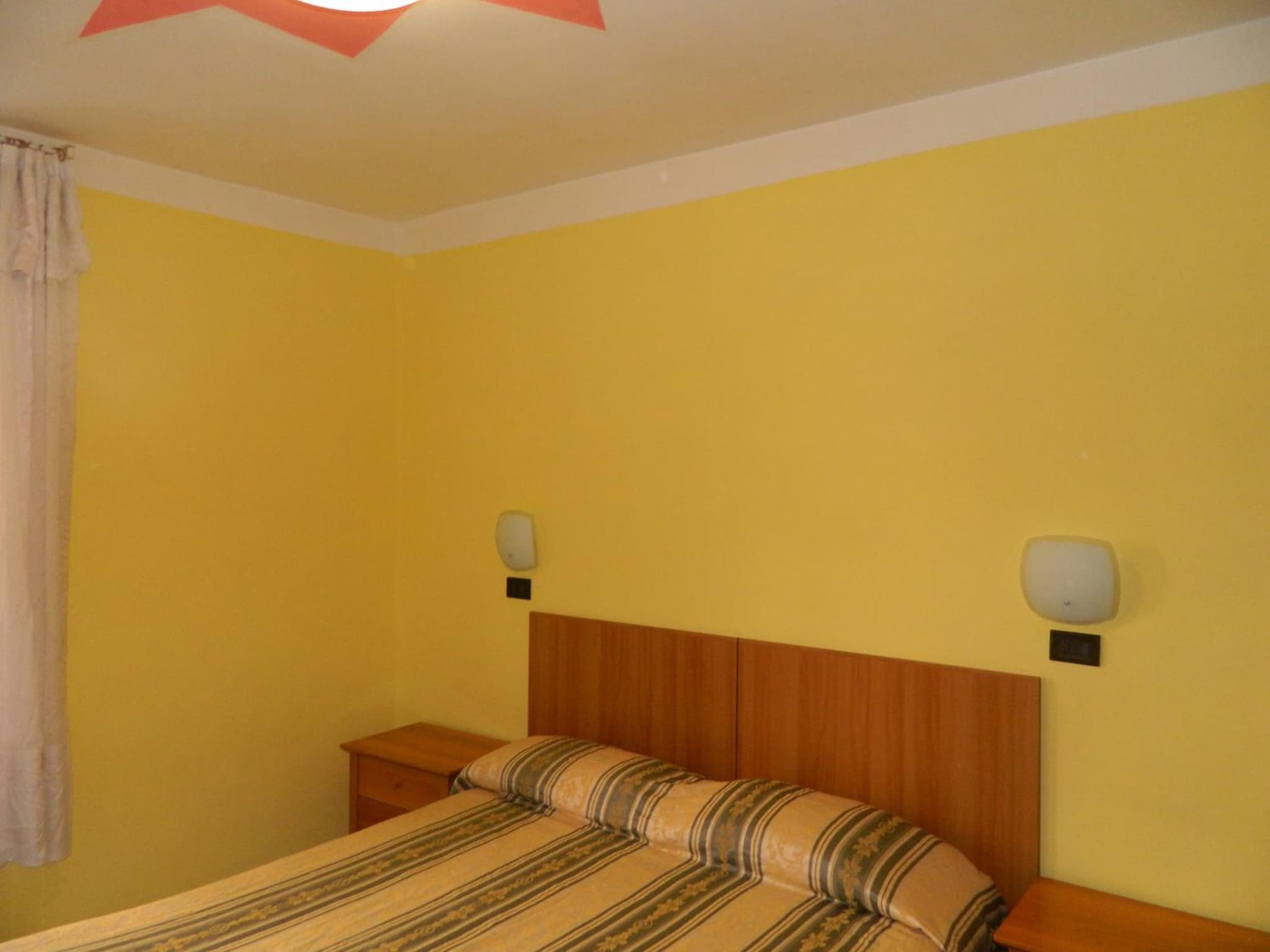 Roxena house photo 4