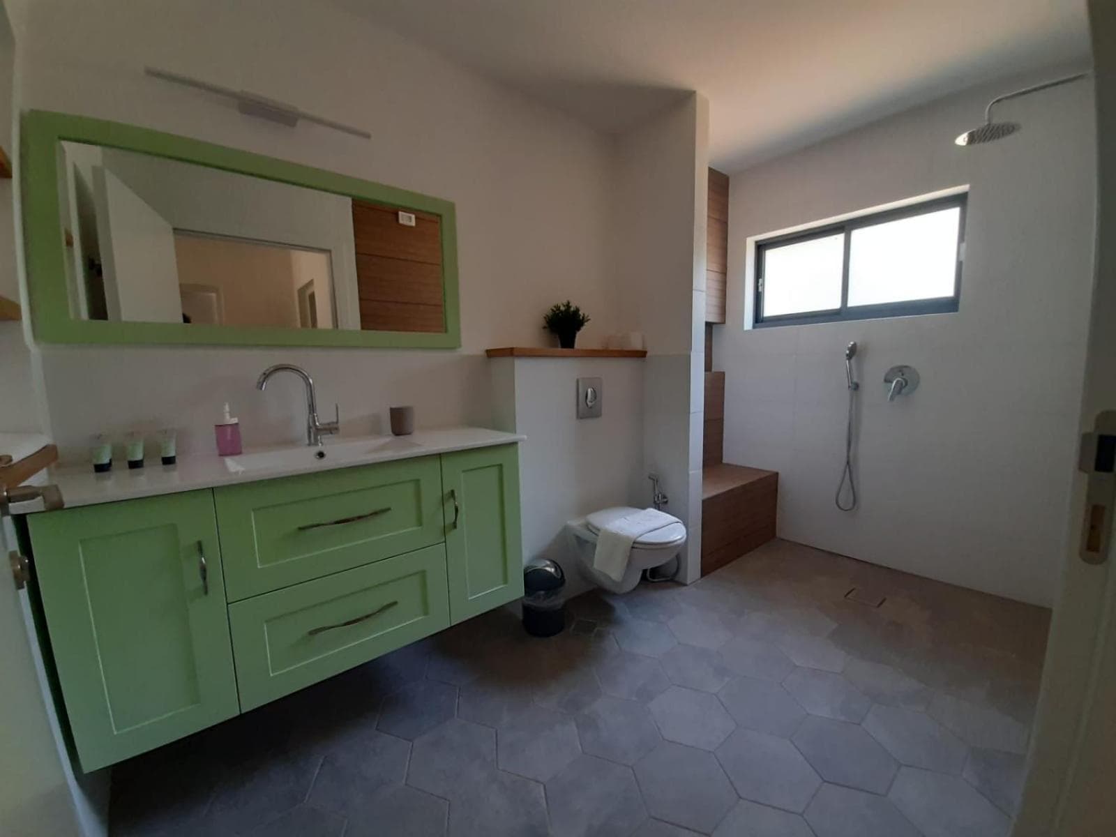 במשק ליד הנחל photo 6