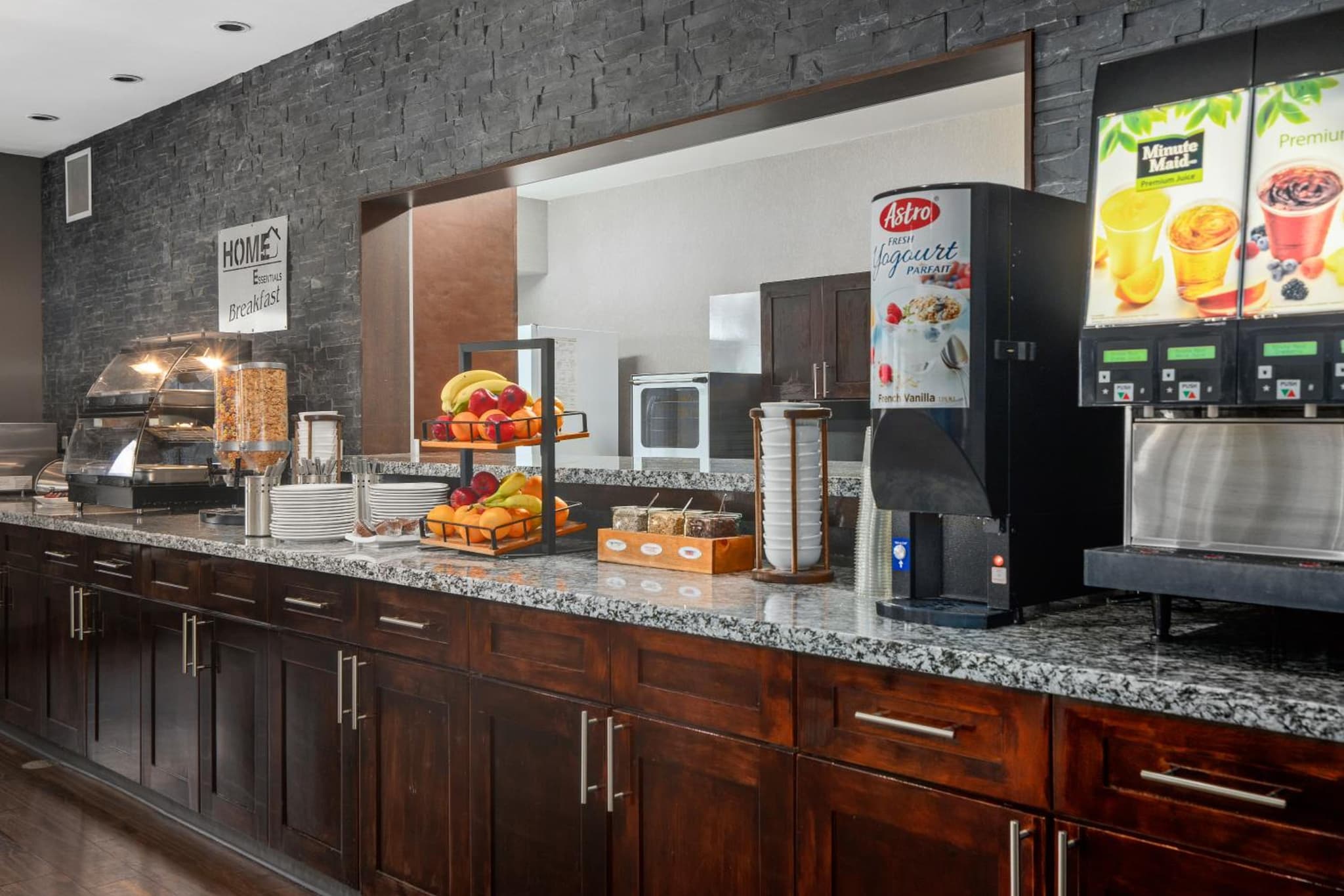 Home Inn & Suites Regina Airport photo 8