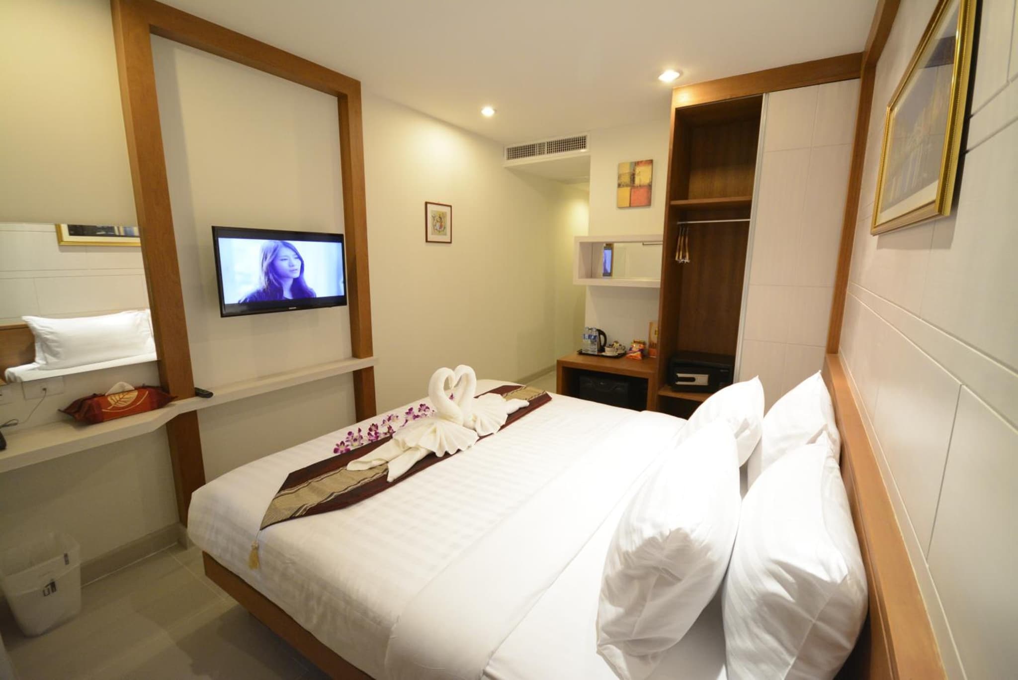 The Patong Center Hotel photo 2