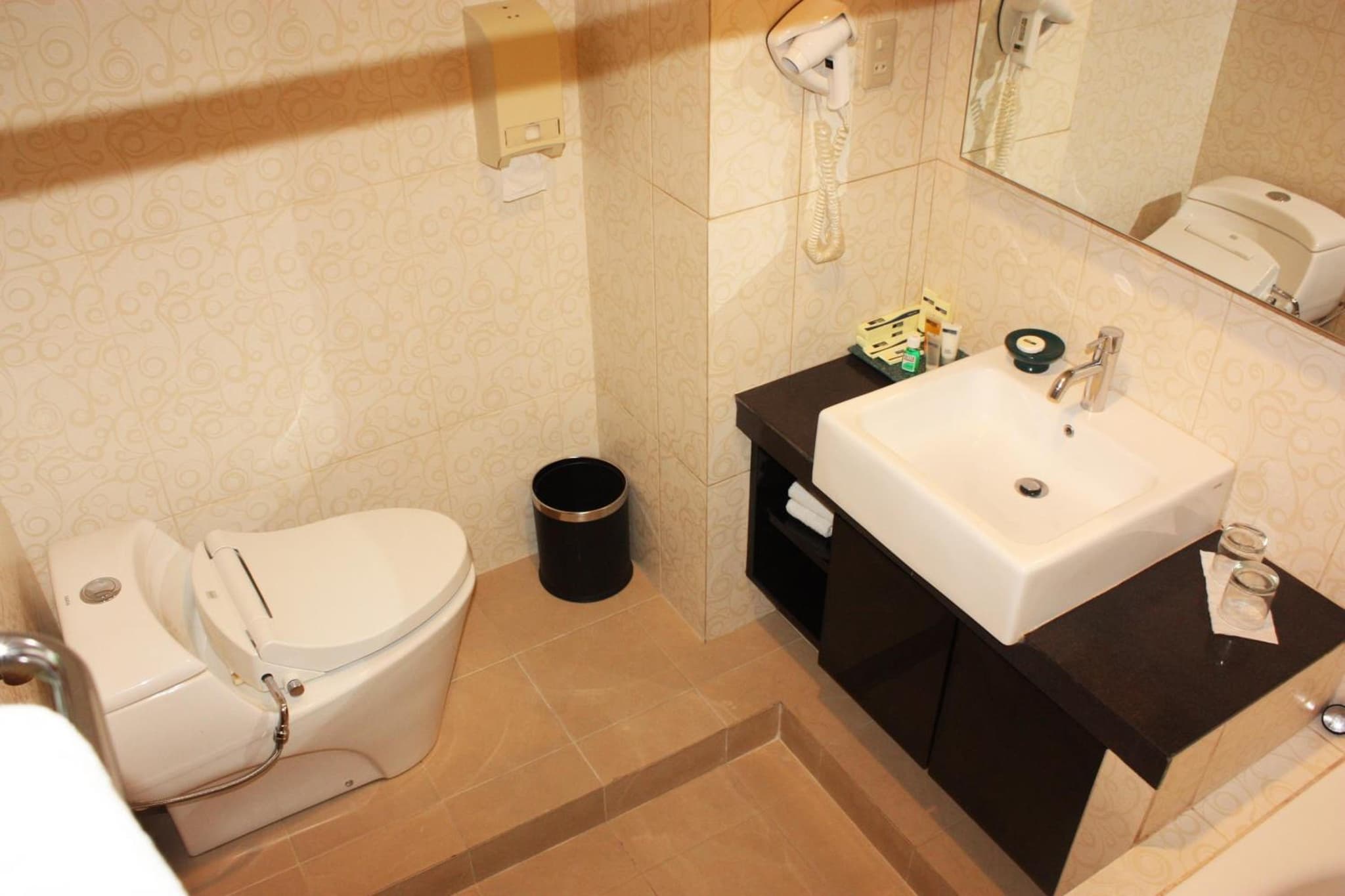 Travellers Suites Serviced Apartments photo 8