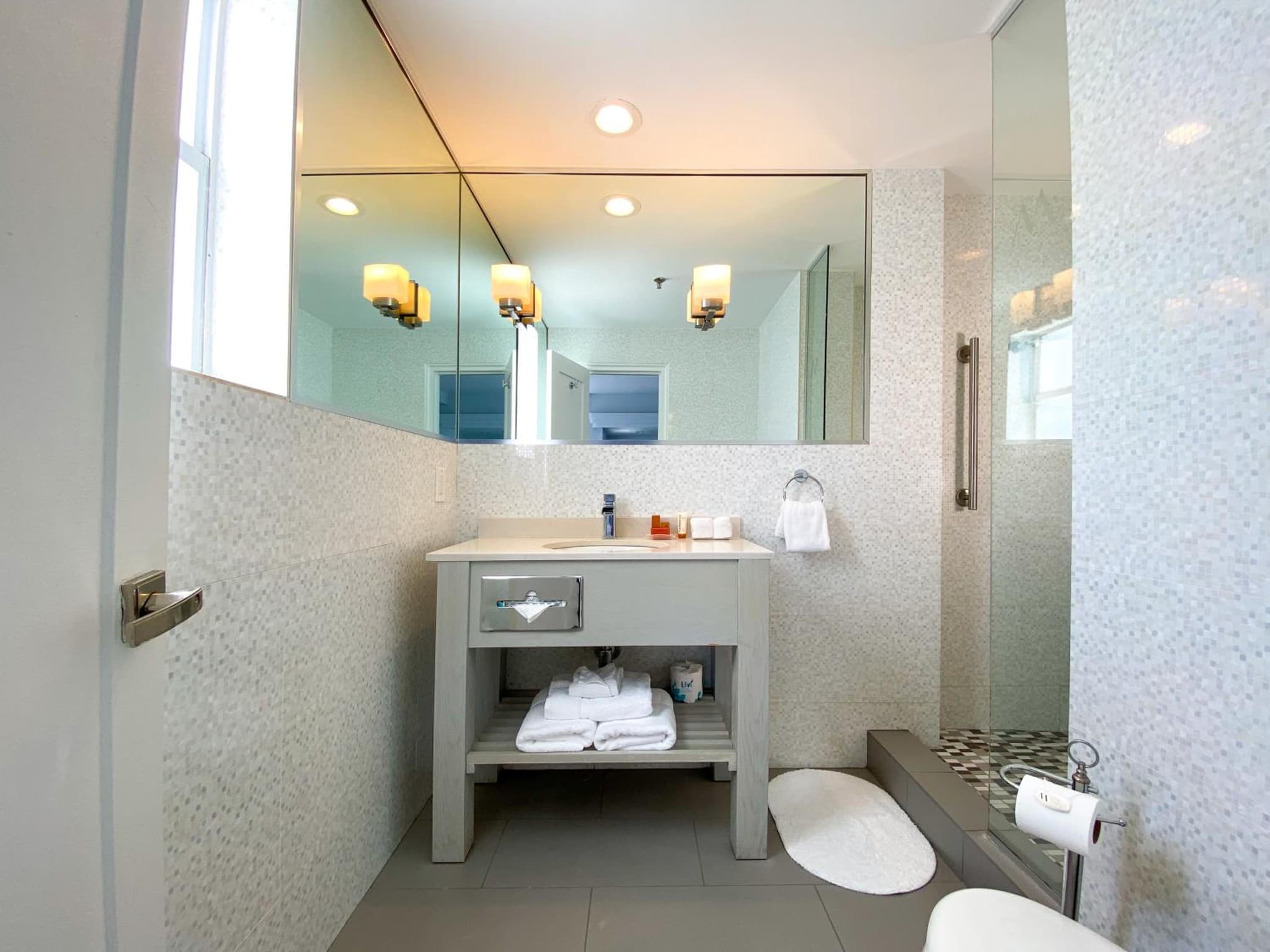 Marseilles Beachfront Hotel photo 6