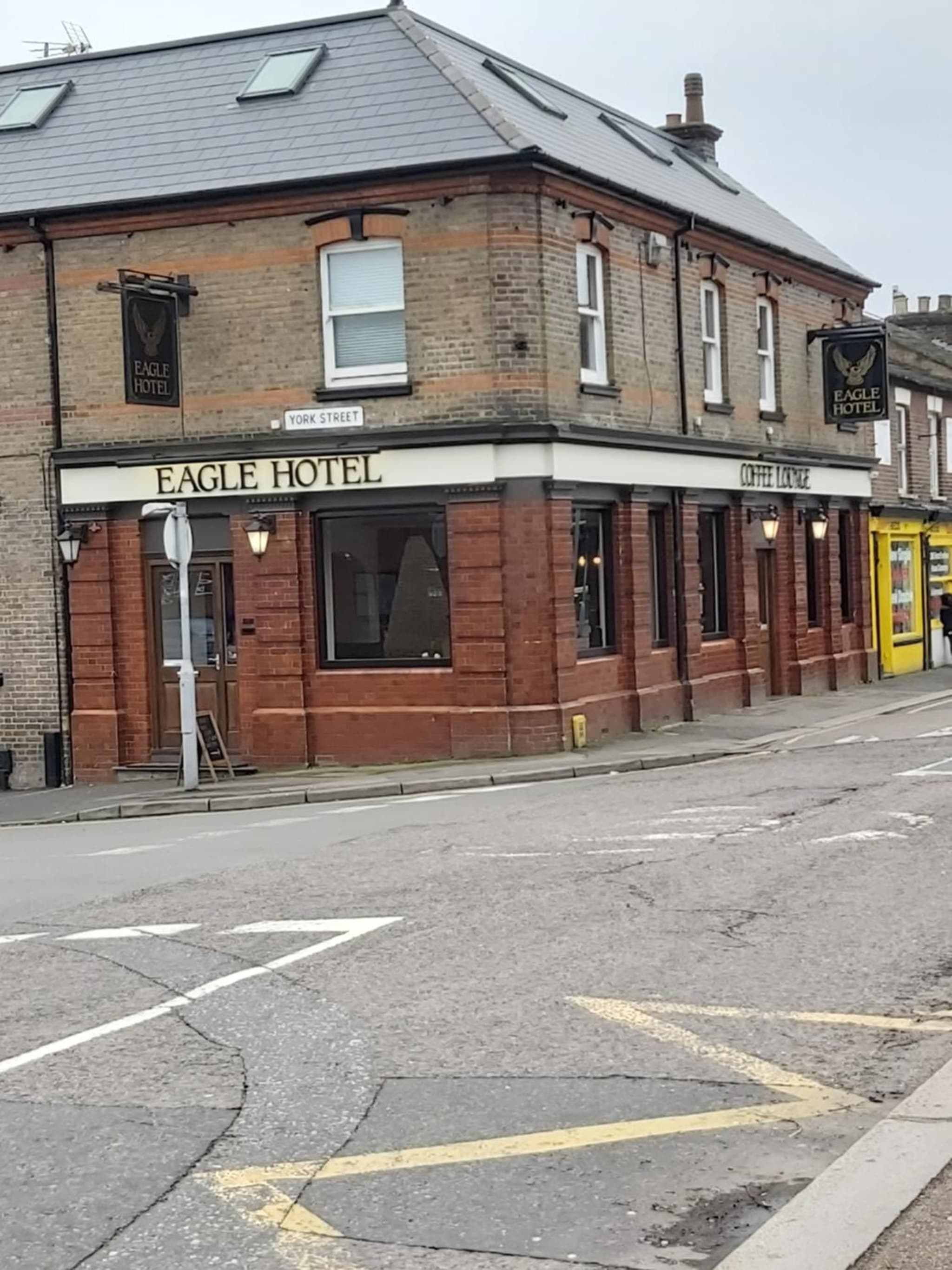 Eagle Hotel Luton Airport photo 6