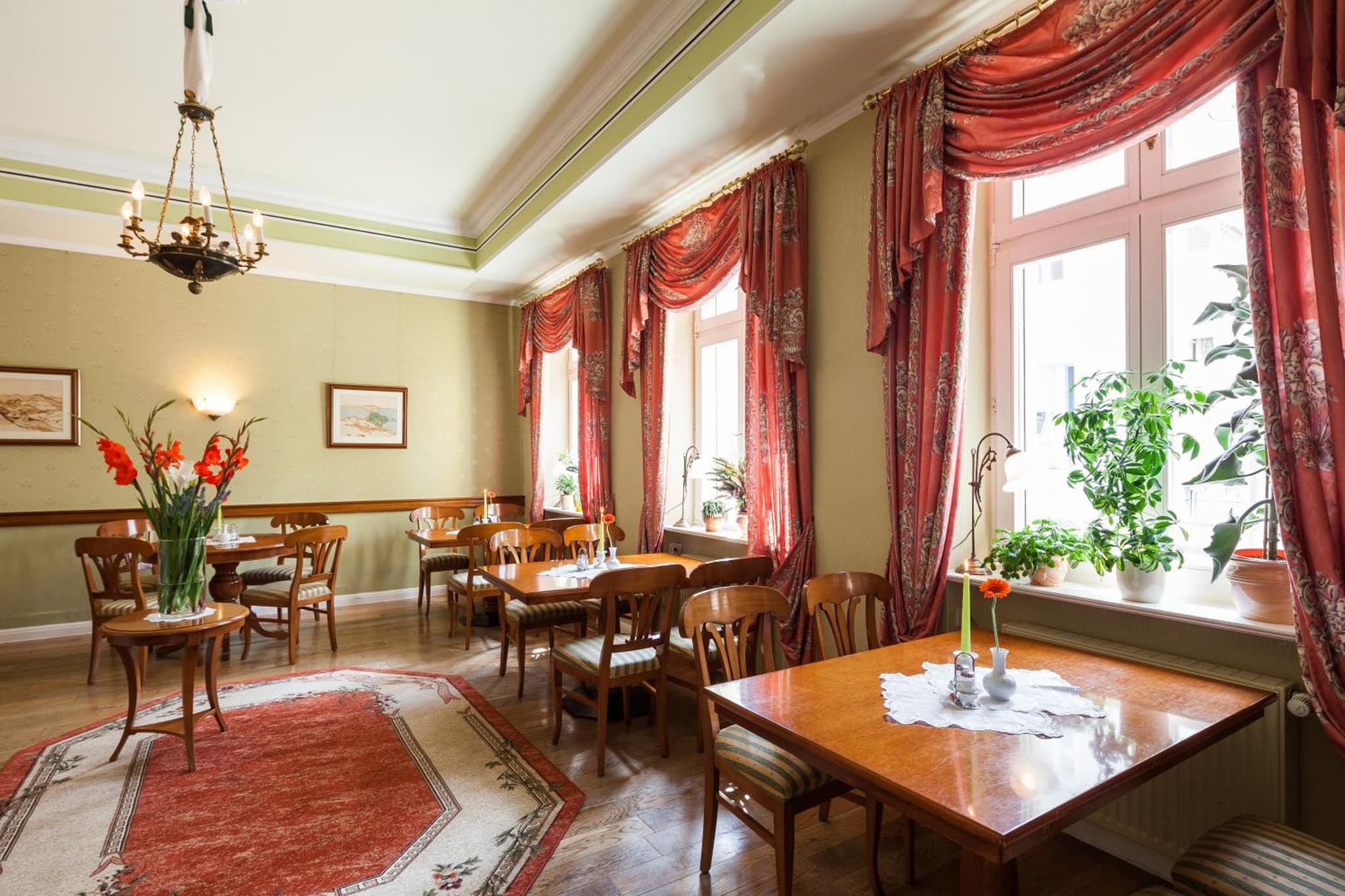 Hotel Garni Schlossgarten photo 9