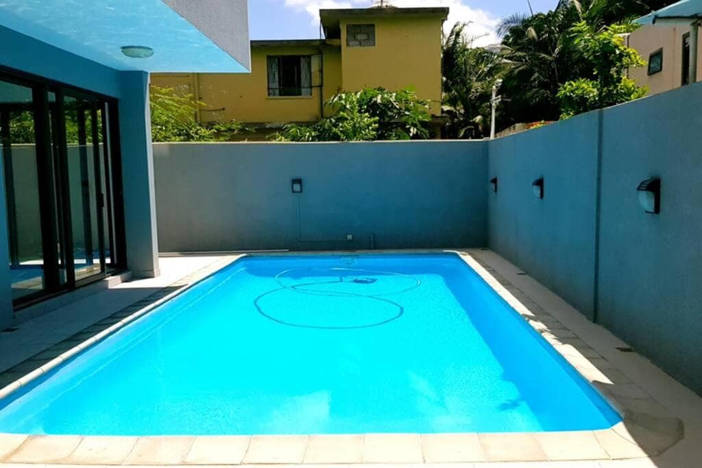 3 bedroom Apt with private Jacuzzi and heated Pool