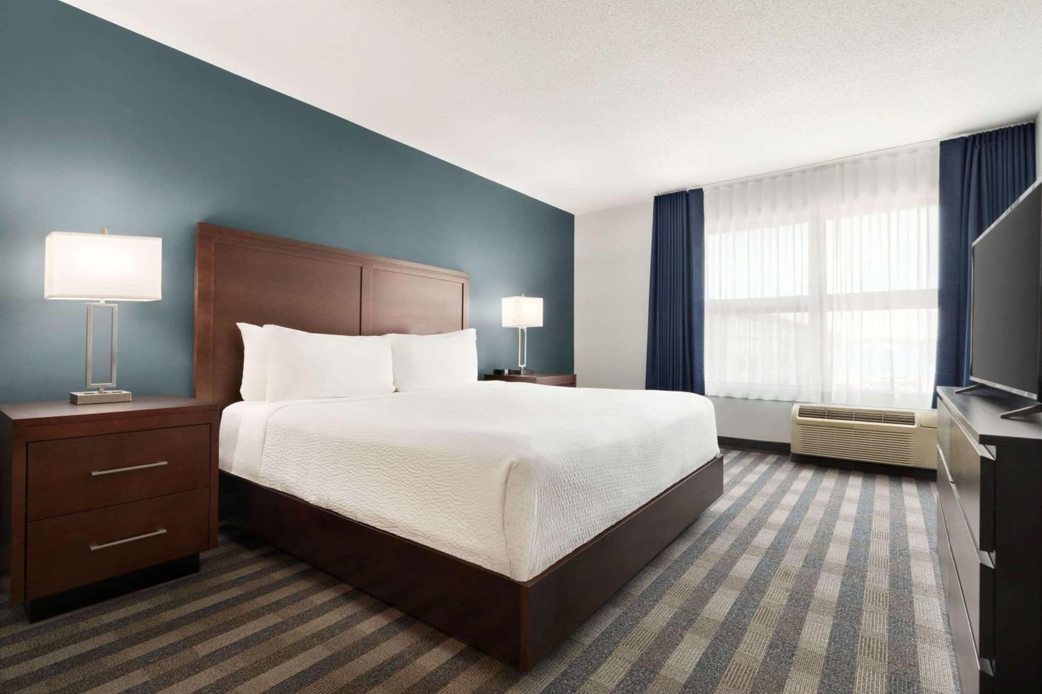 Days Inn by Wyndham Sarnia Harbourfront photo 5