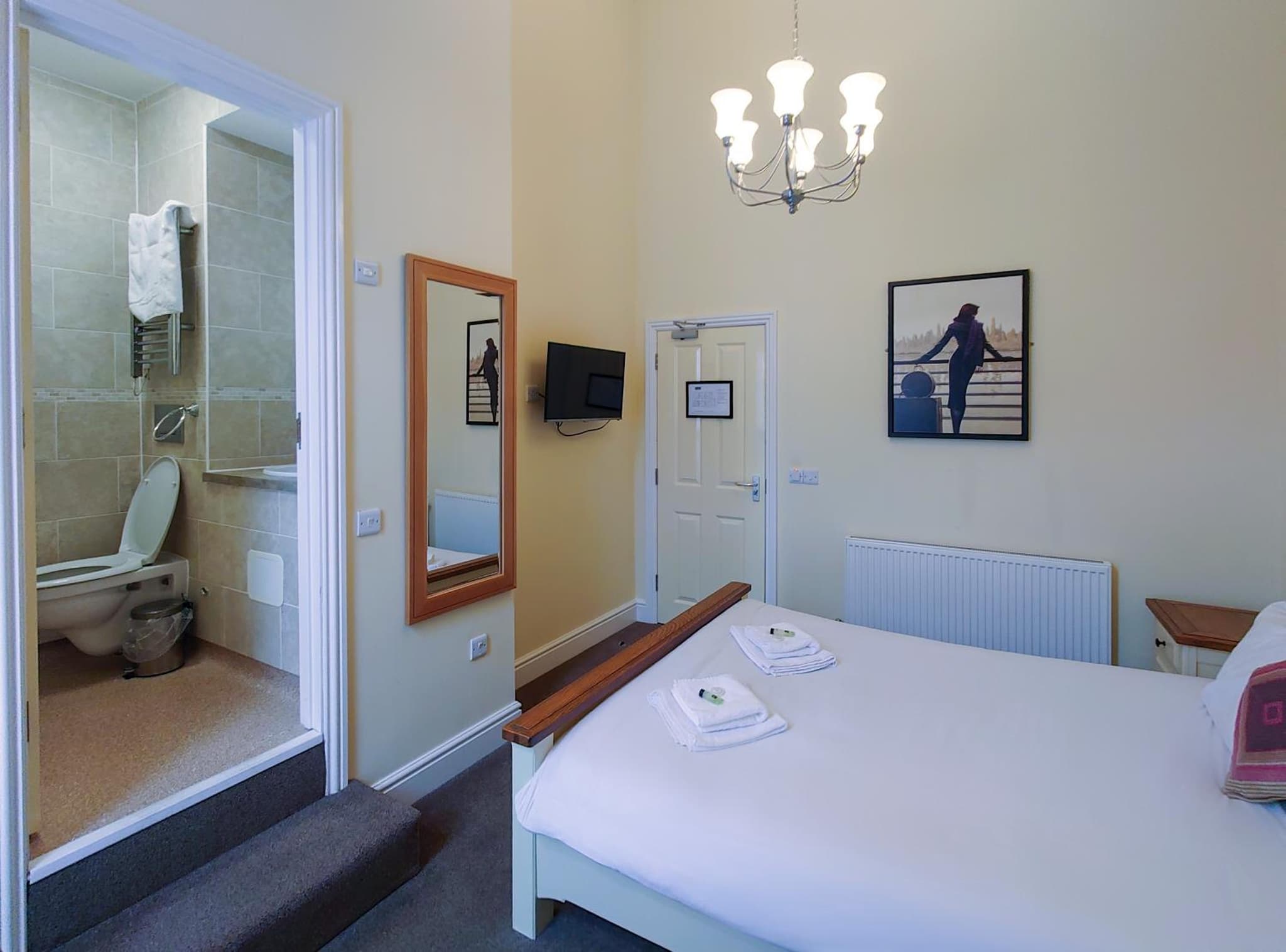 The Crown Hotel photo 5