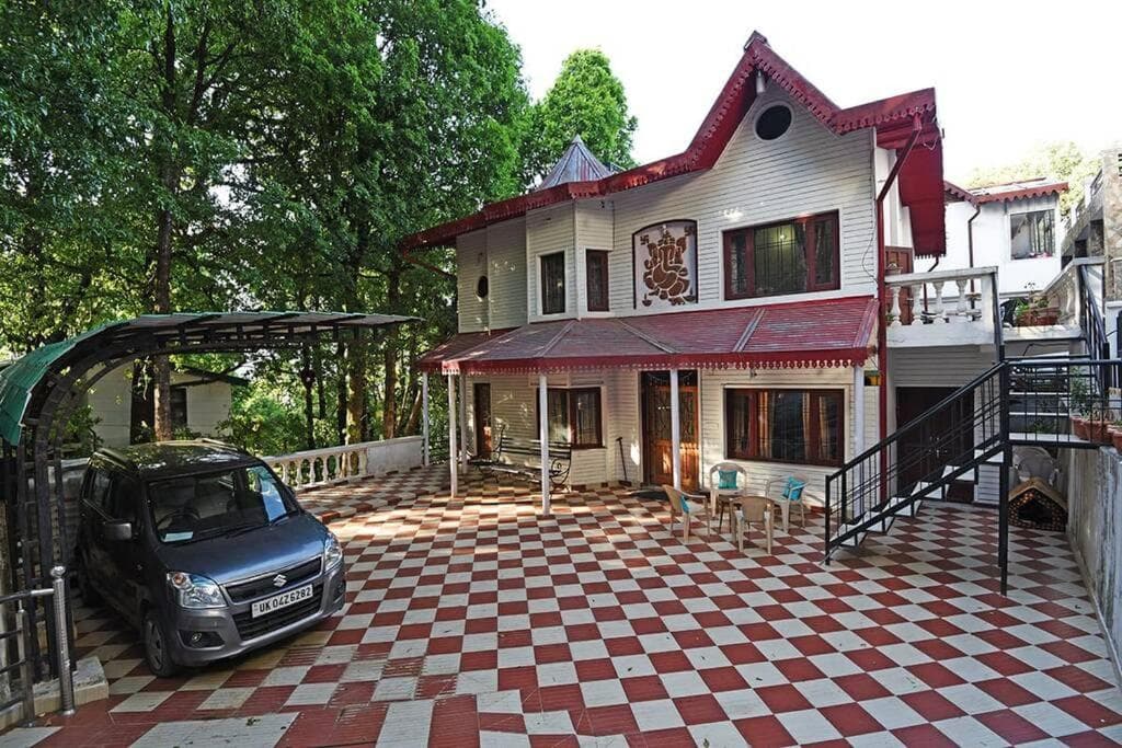 Dalhousie Luxury Villa photo 8