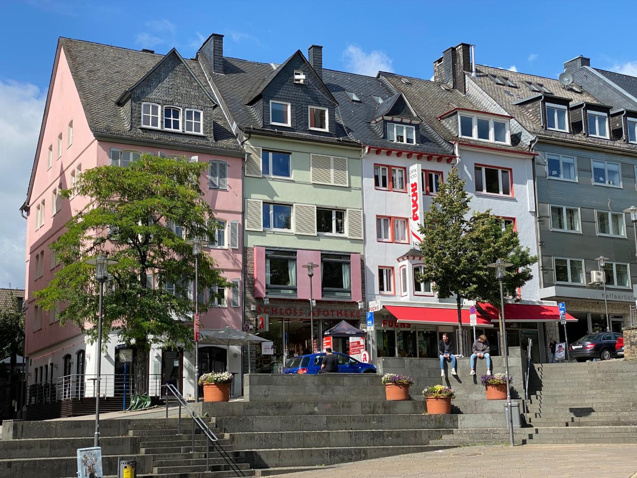 Fuchsbau unterm Krönchen