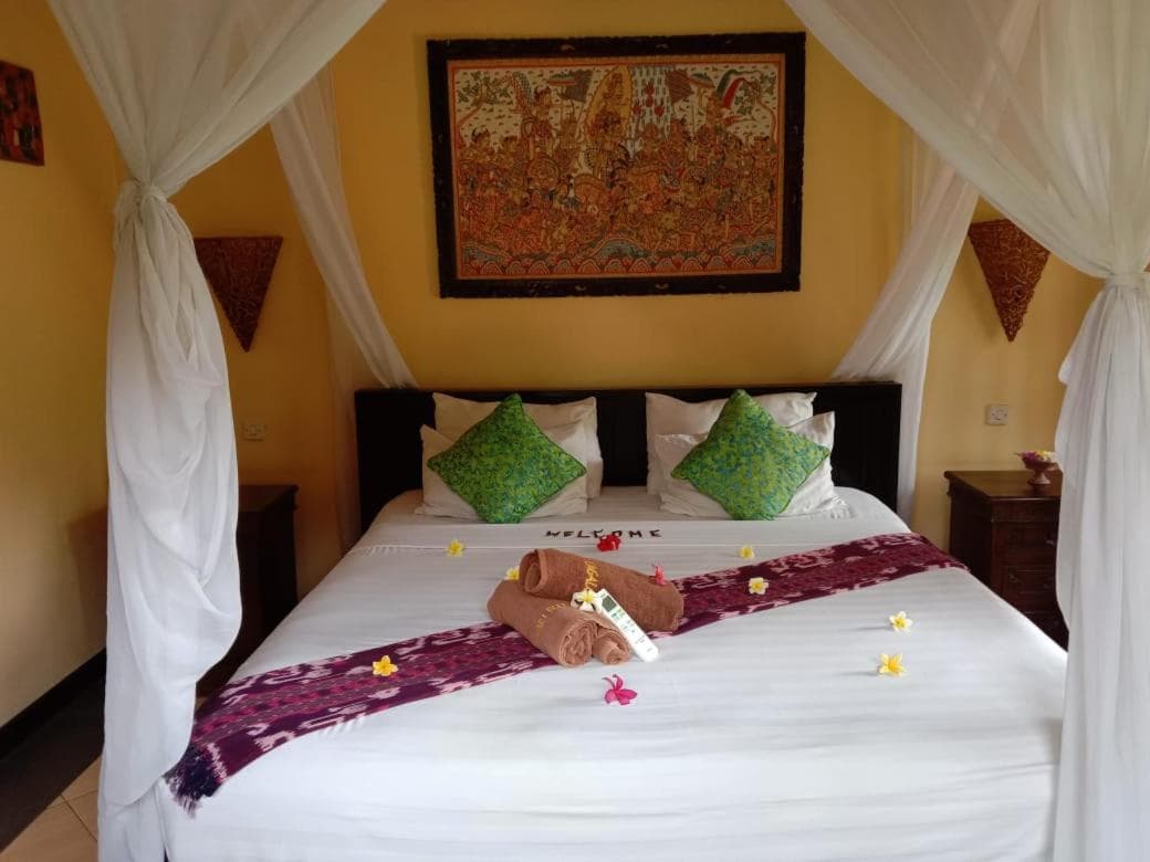 Tirta Sari Bungalow photo 2