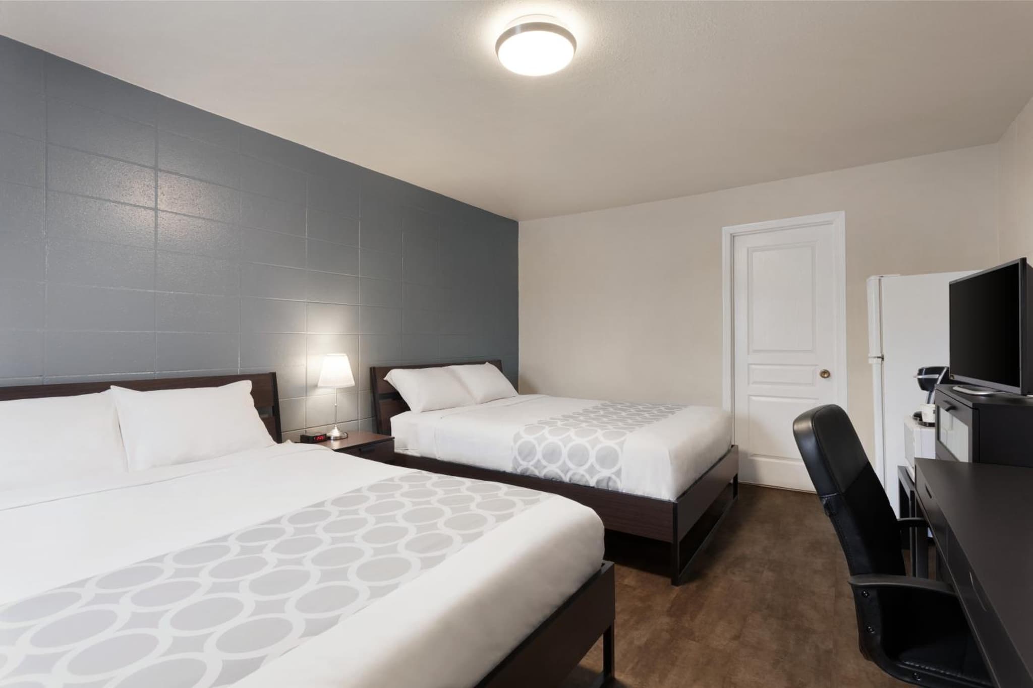Howard Johnson by Wyndham Grande Prairie photo 2