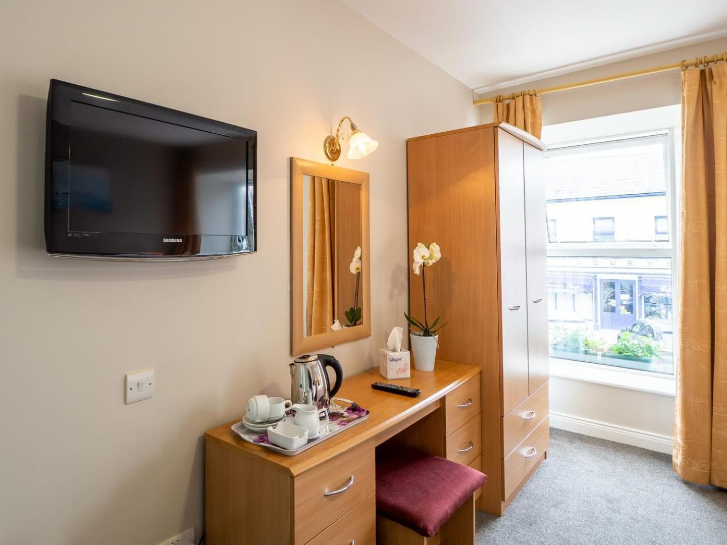 hotel room