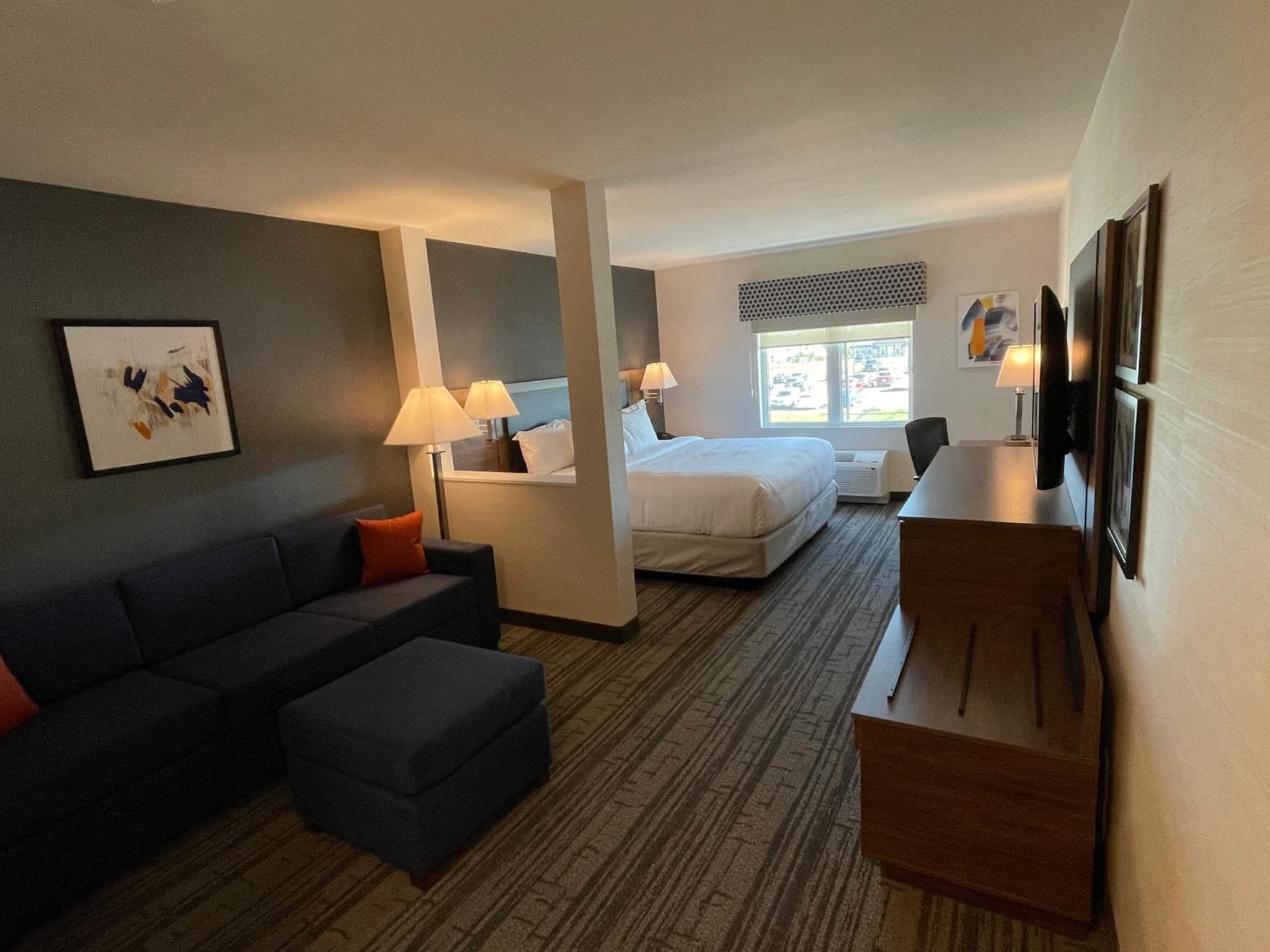 Comfort Inn & Suites photo 2