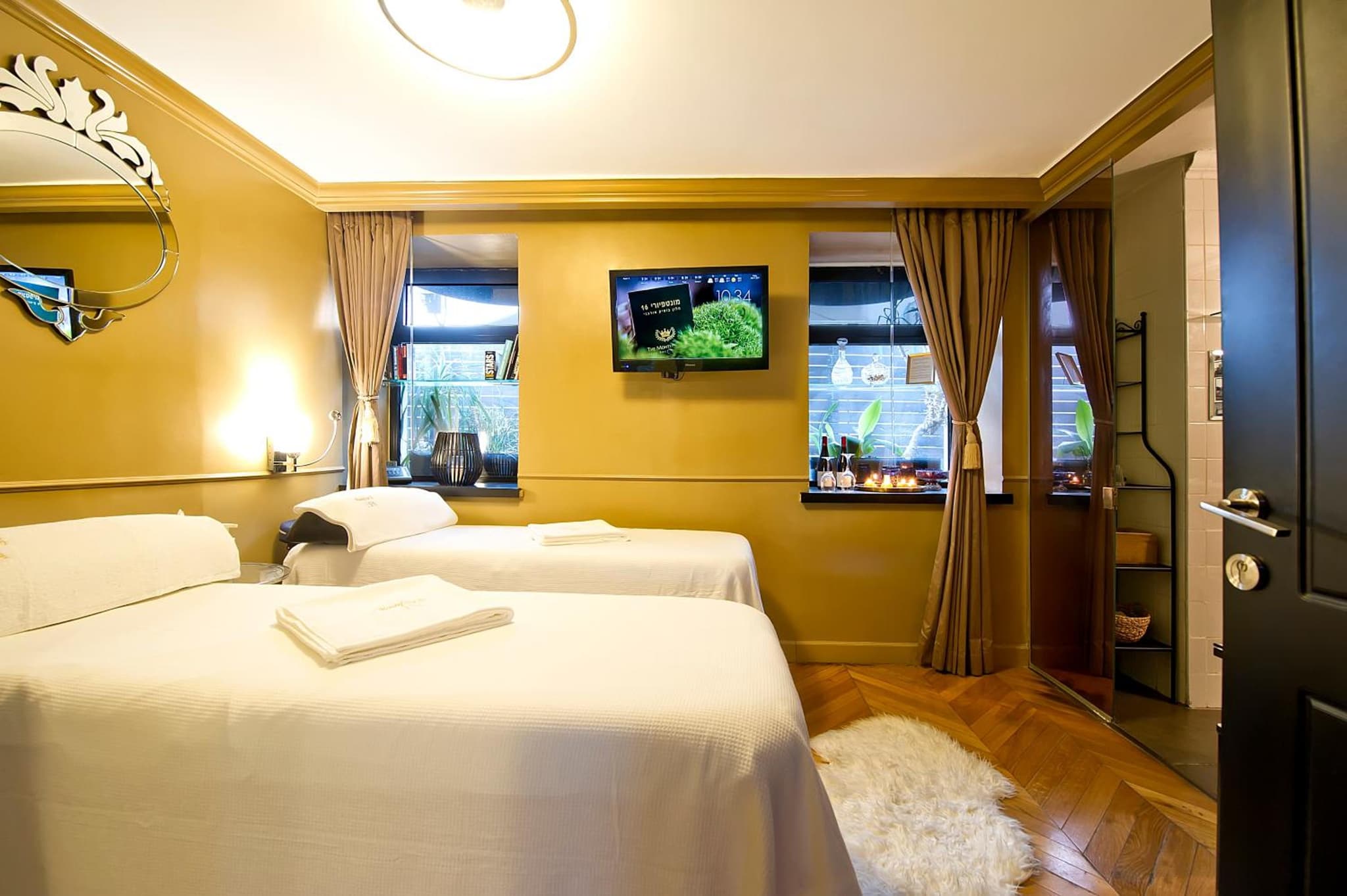 hotel room
