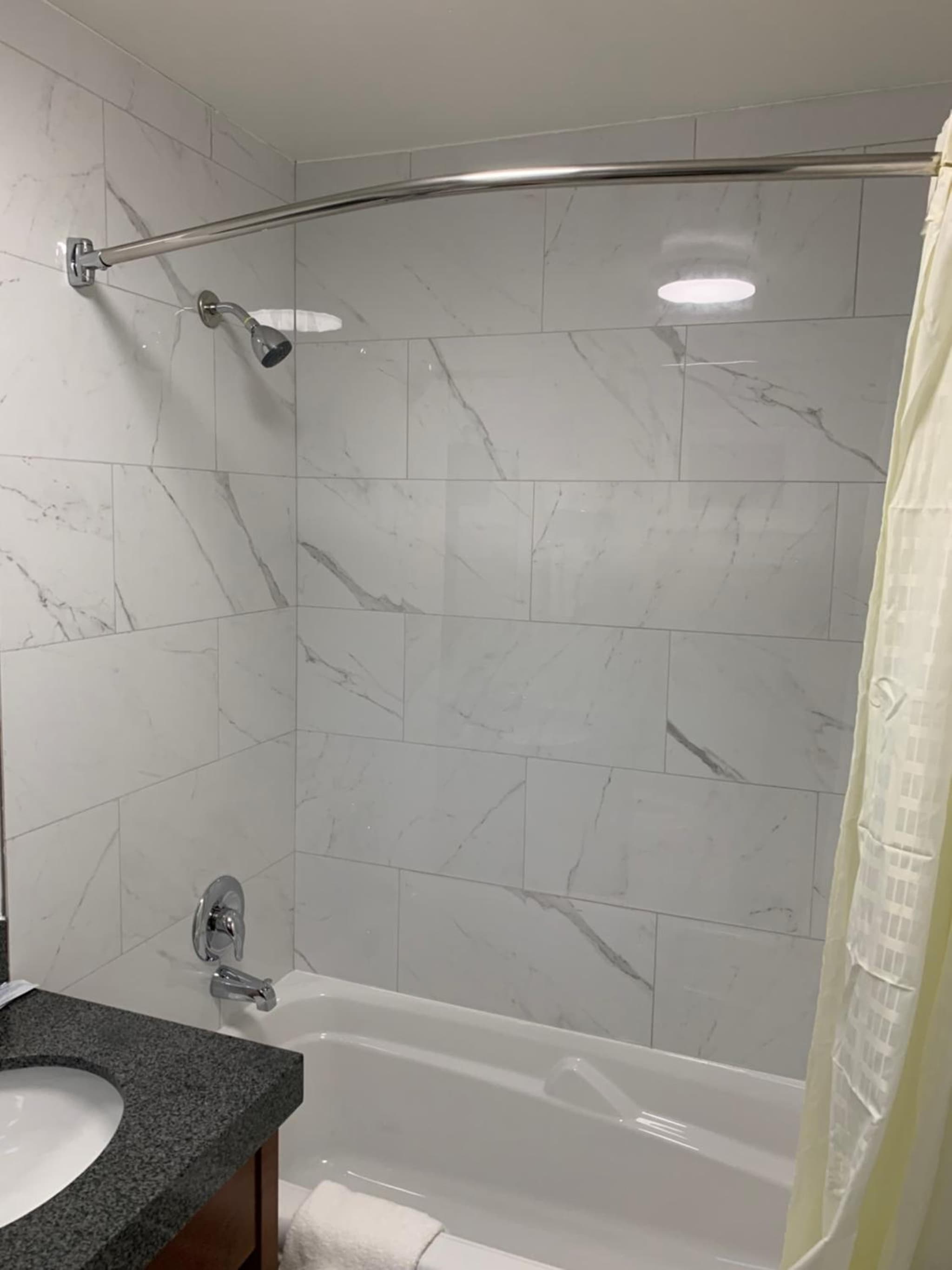 Champlain Motor Inn photo 7