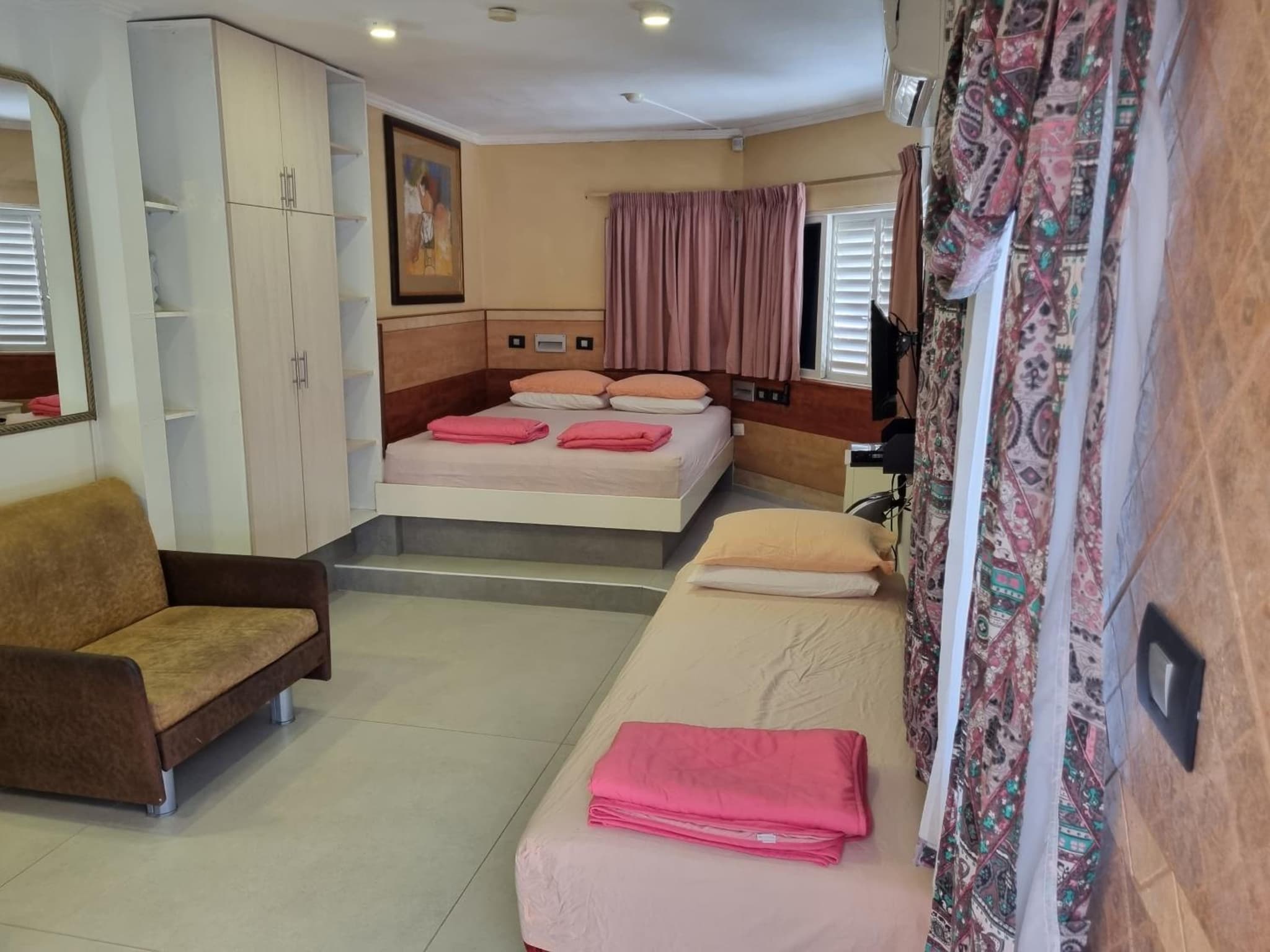 Shefer Guesthouse photo 7