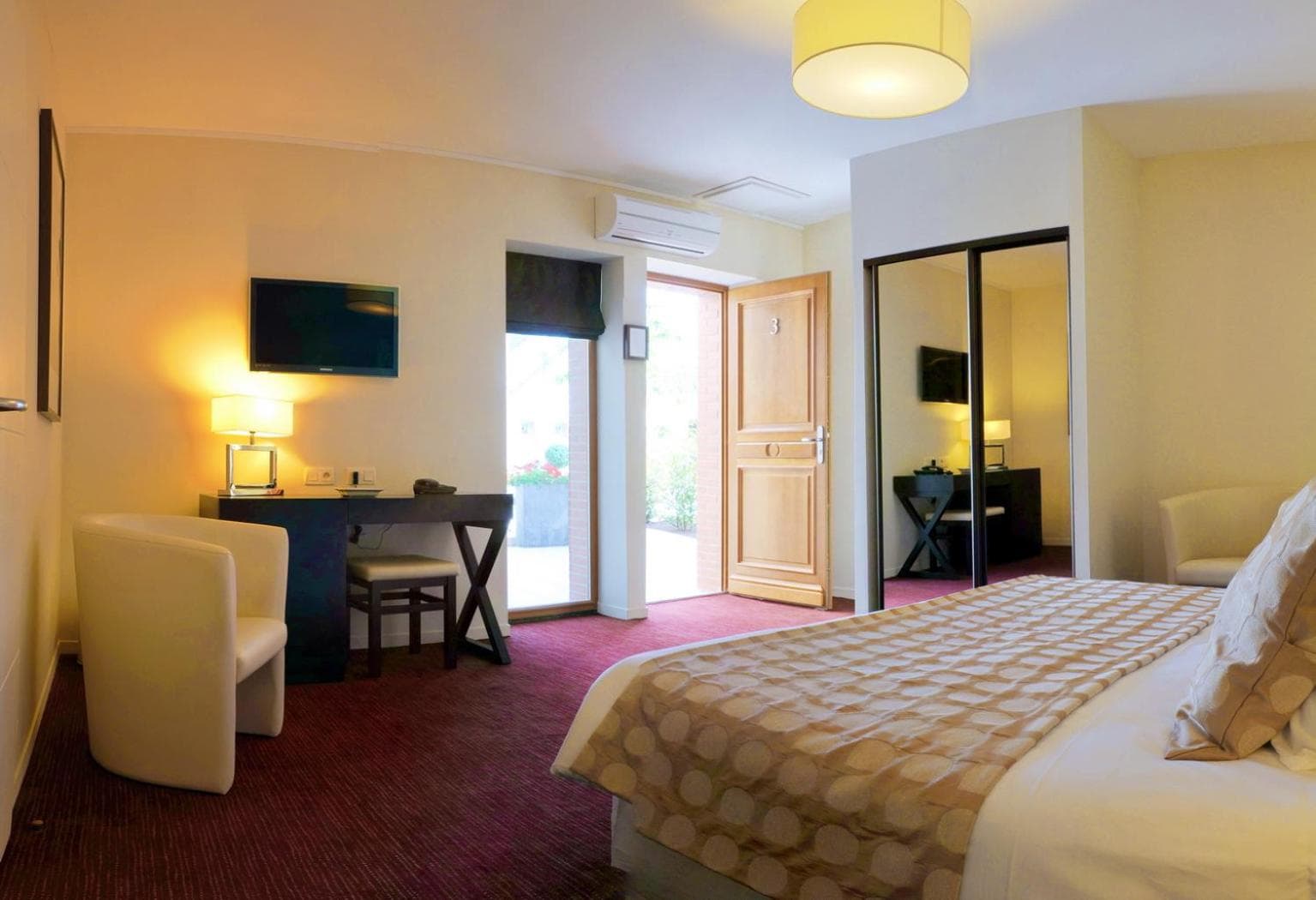 hotel room