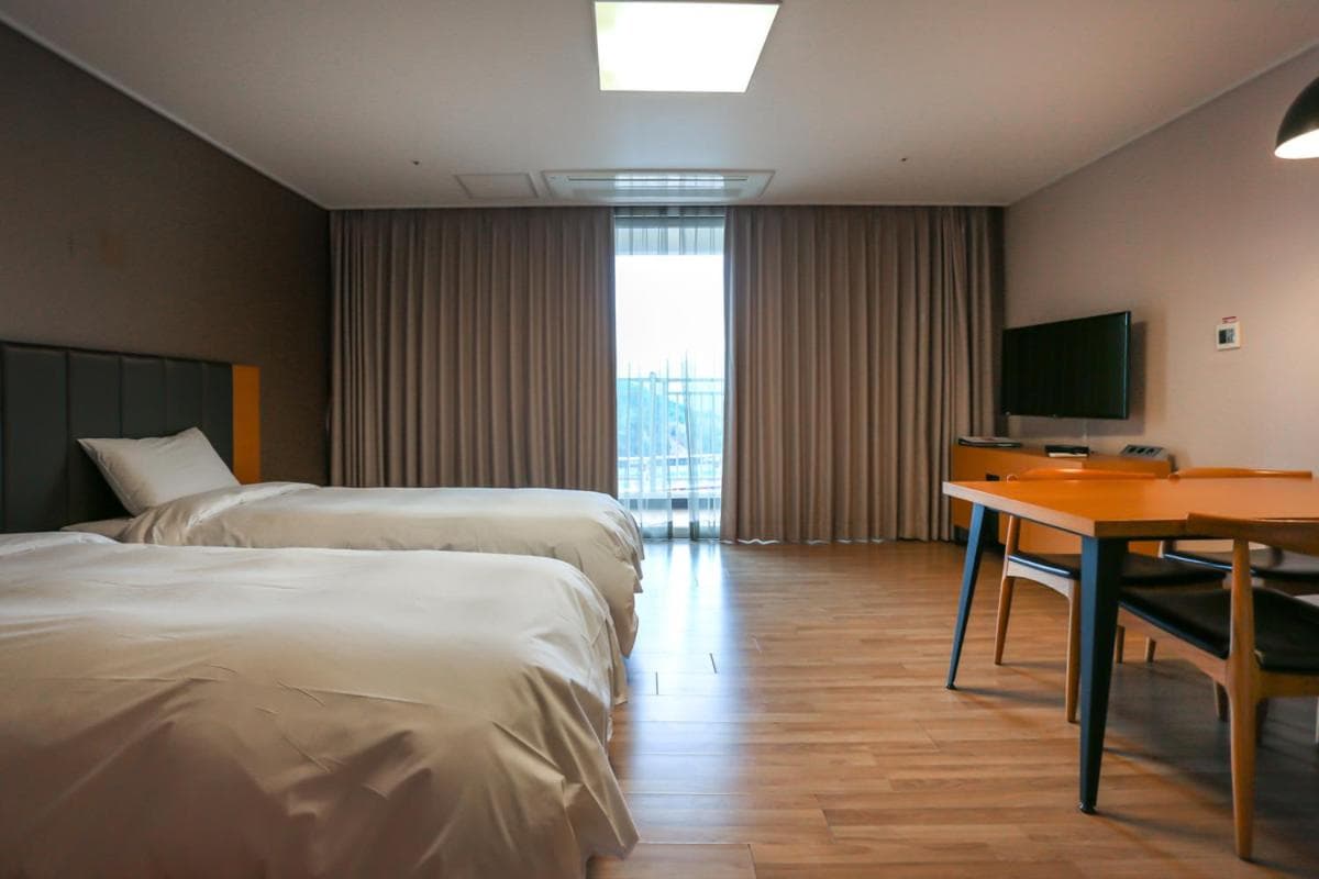 hotel room