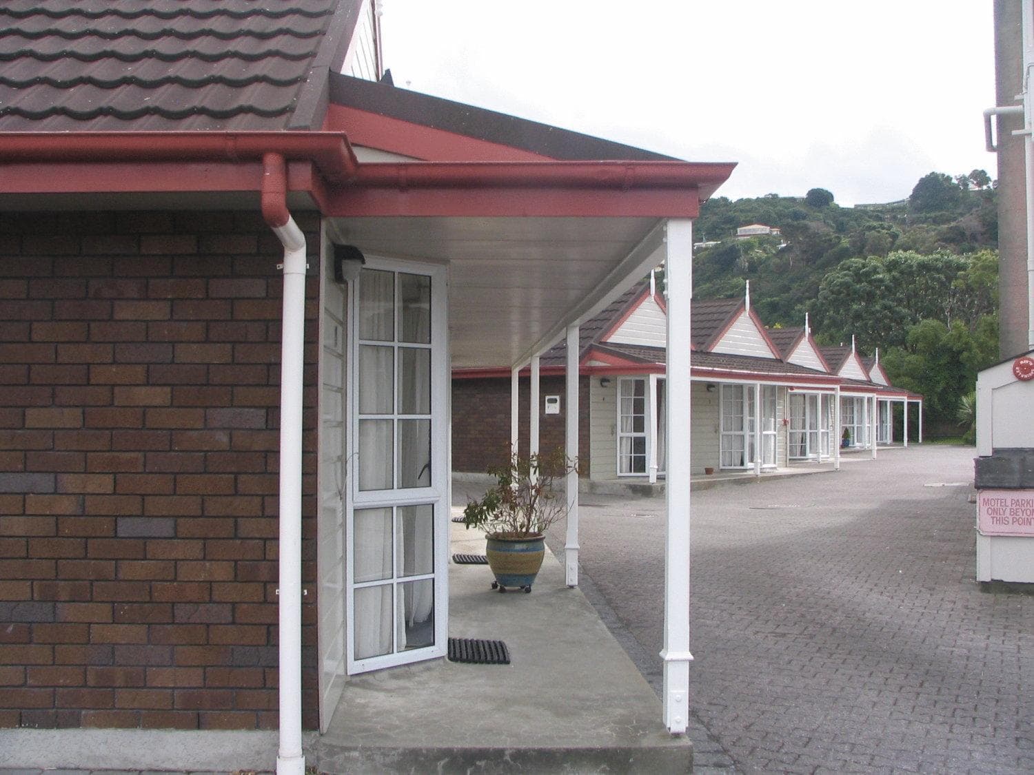 Settlers Motor Lodge photo 3