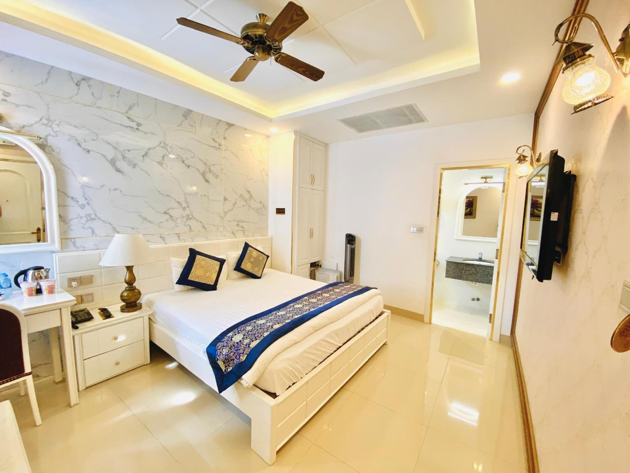 Tulip Hotel 3 photo 2