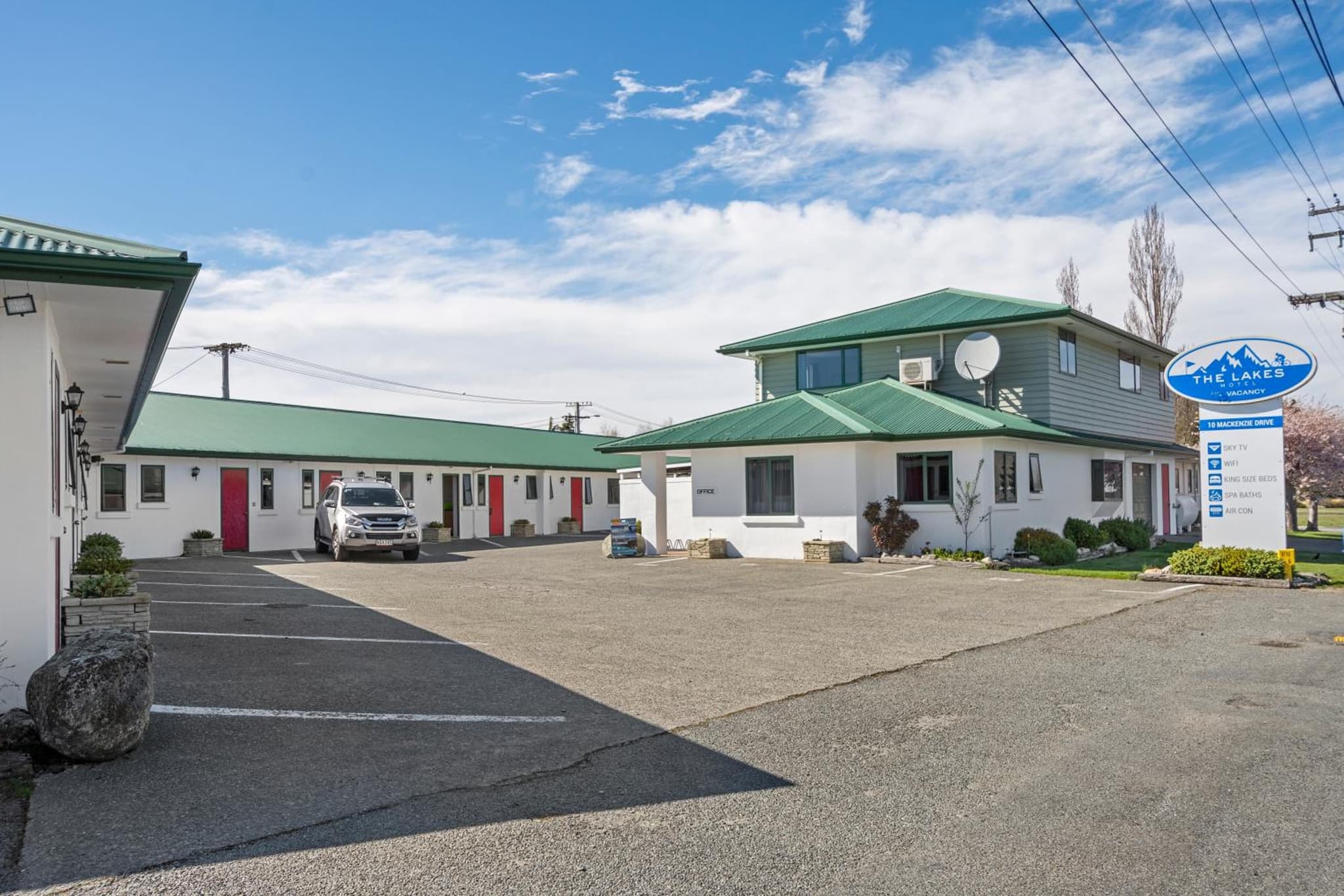 The Lakes Motel photo 6