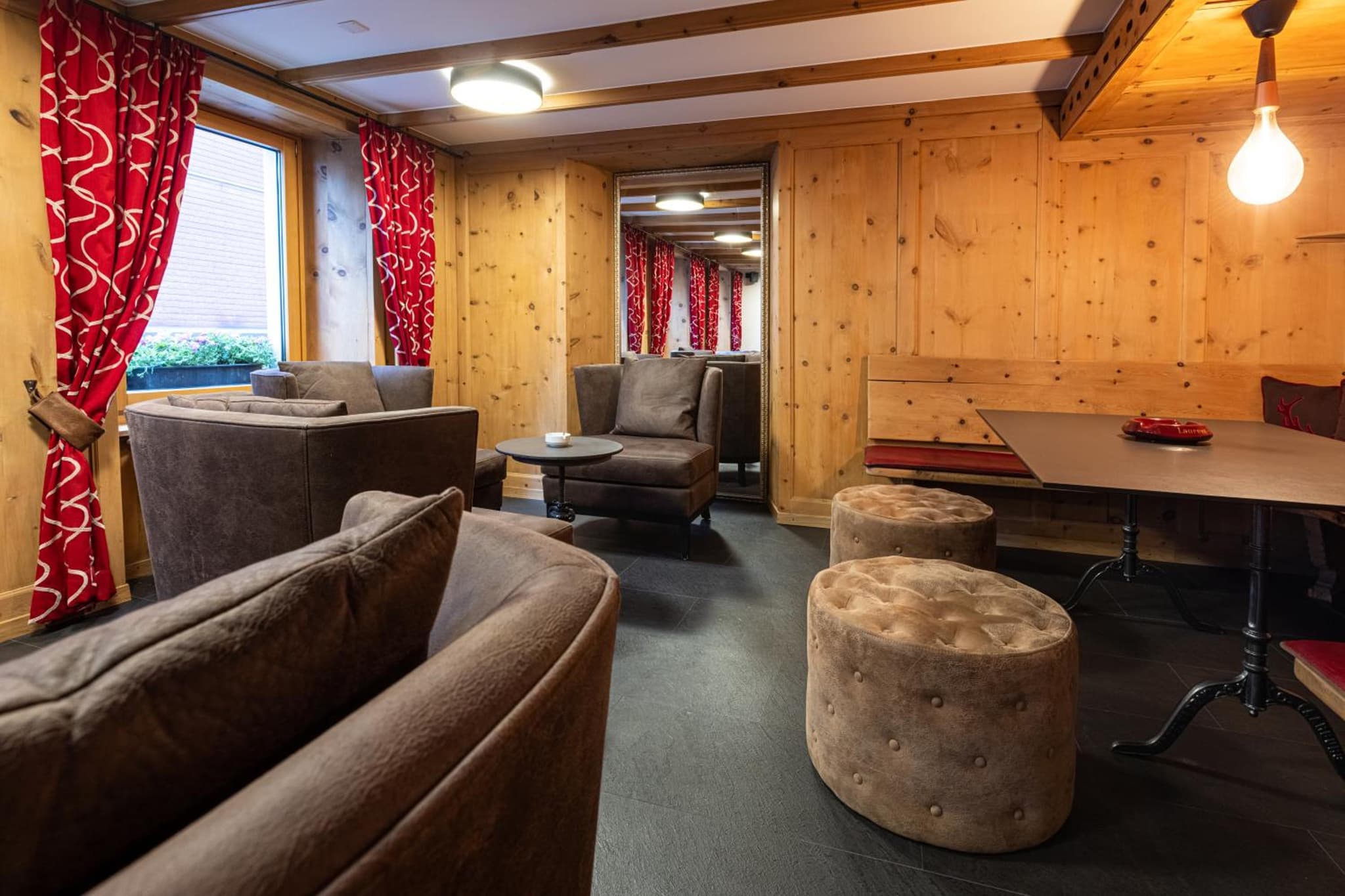Home Hotel Arosa photo 3