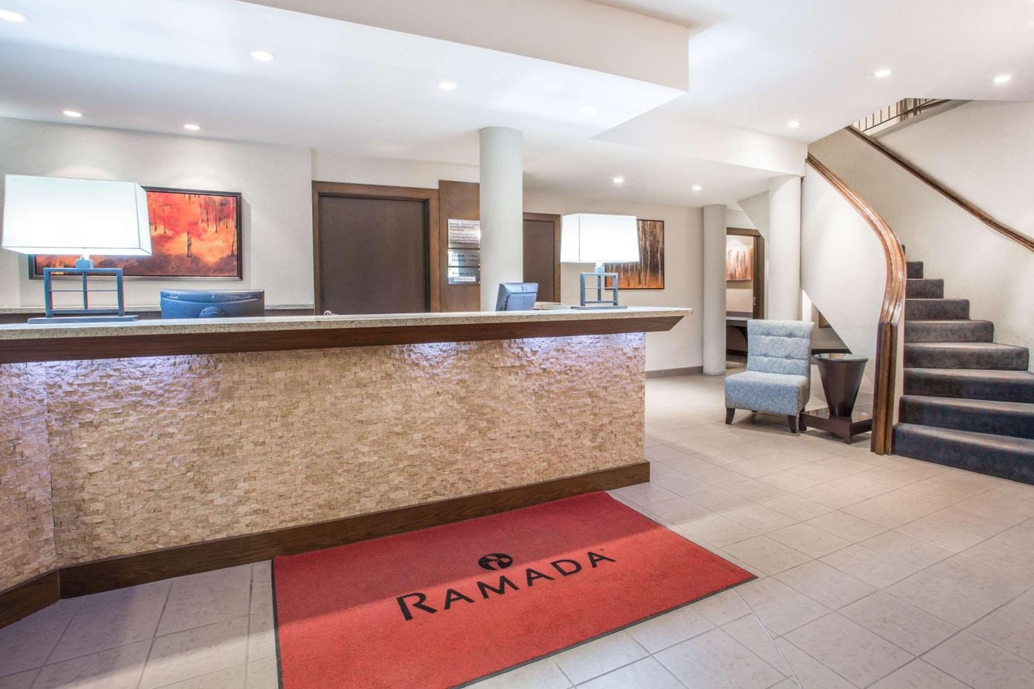 Ramada by Wyndham Kamloops photo 8