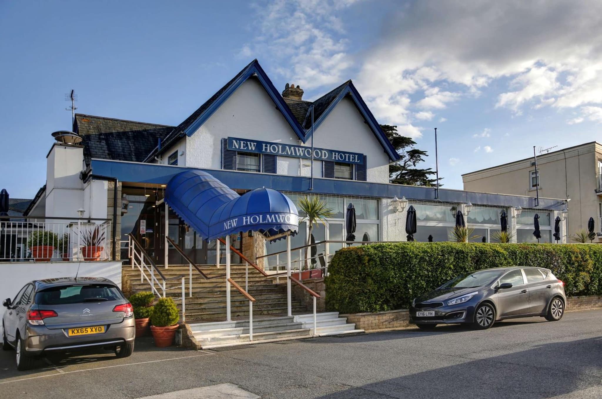New Holmwood Hotel