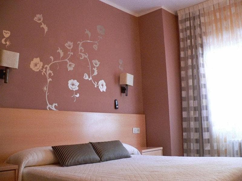 Hotel Restaurant Llansola photo 8