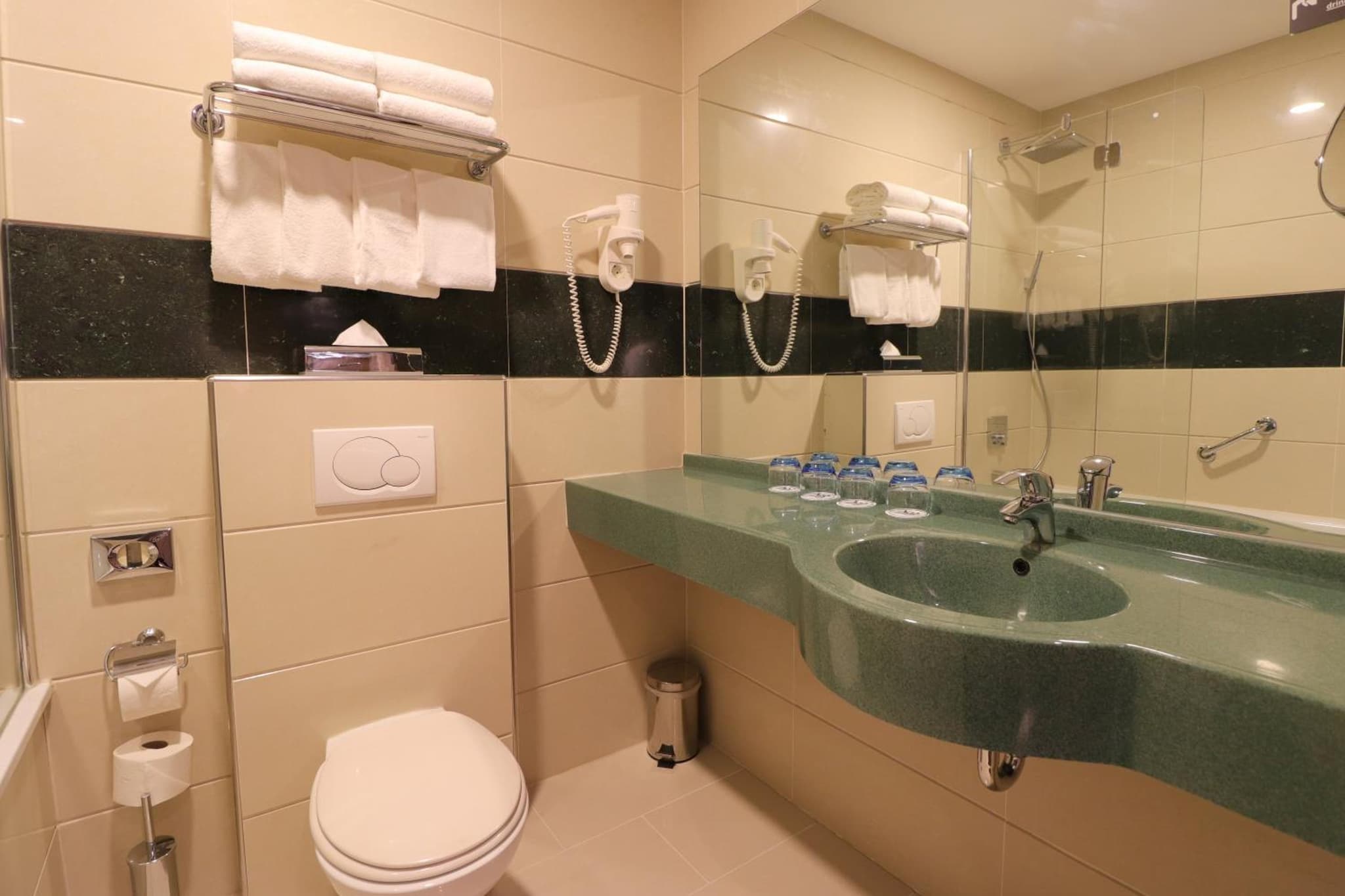 XO Hotels Blue Square photo 8