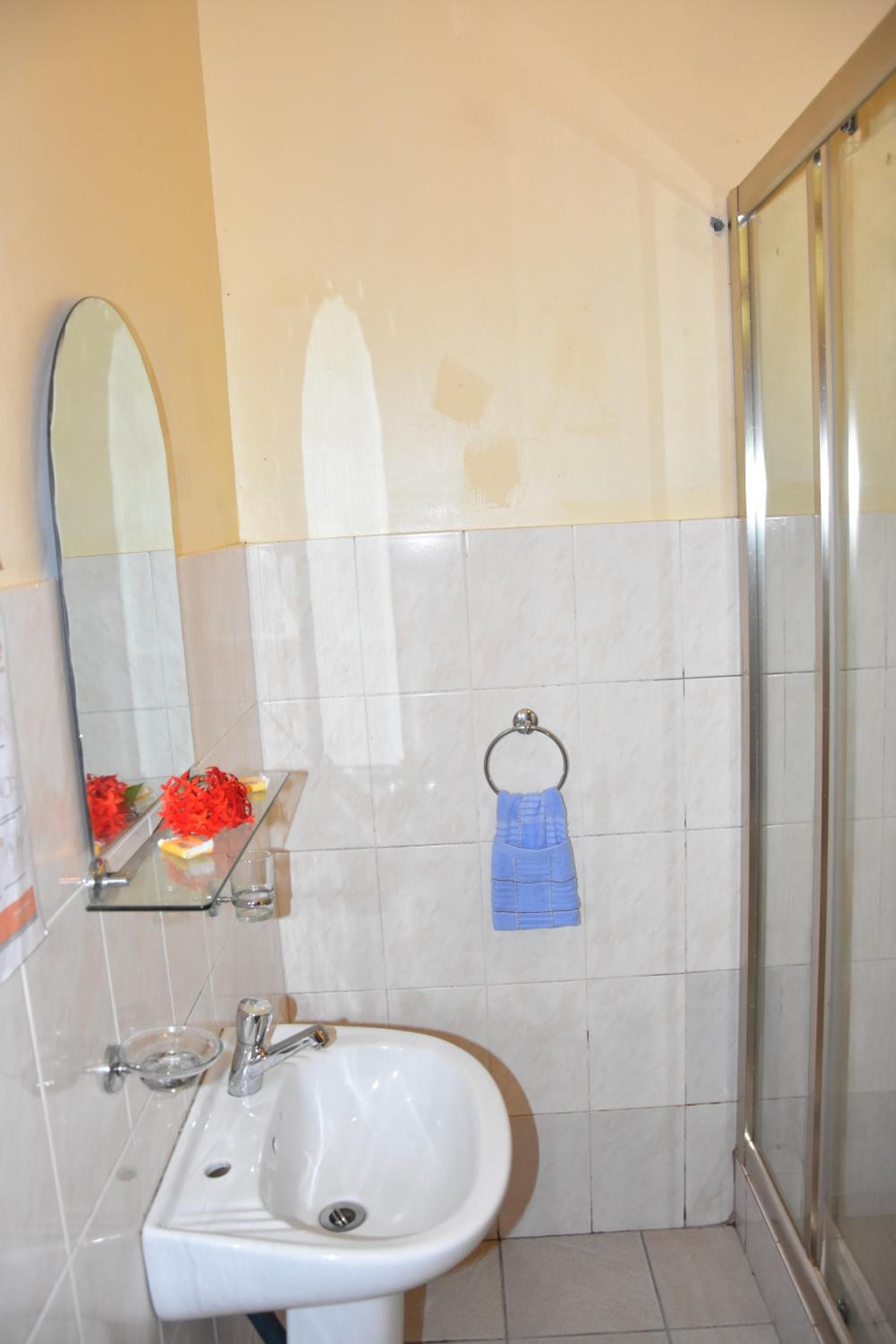 Reef Holiday Apartments photo 2