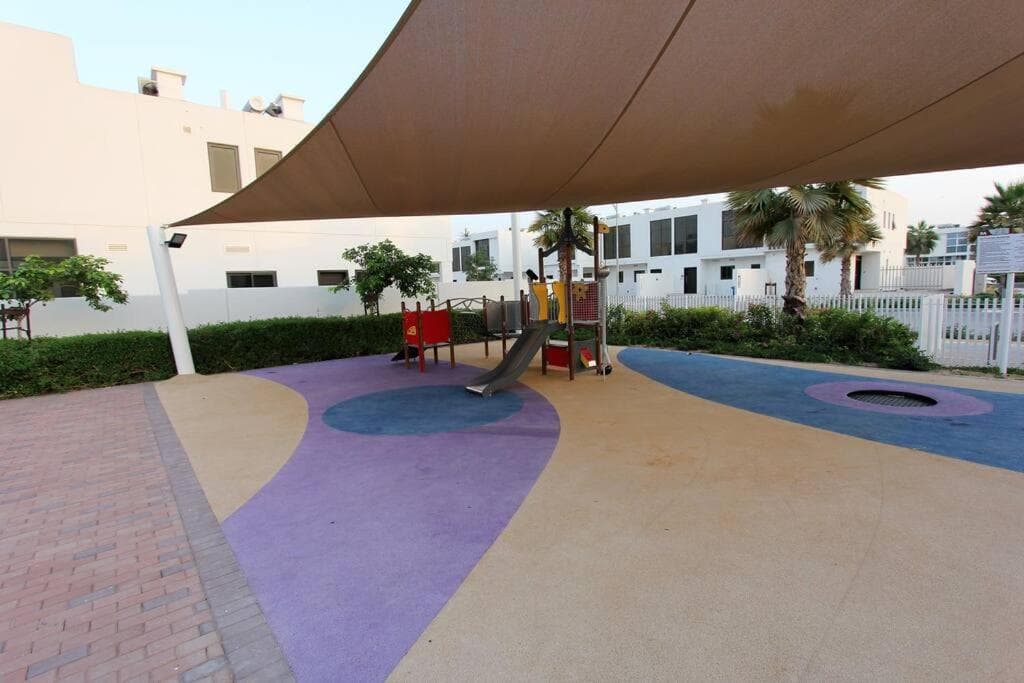 Upgraded spacious 3BR+Maid Villa photo 4