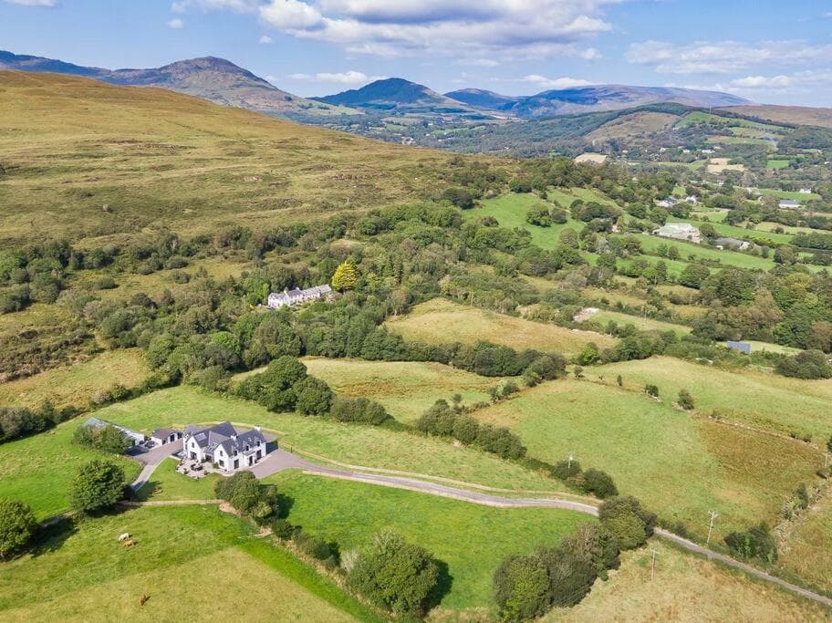 Luxury Country House on the Hill