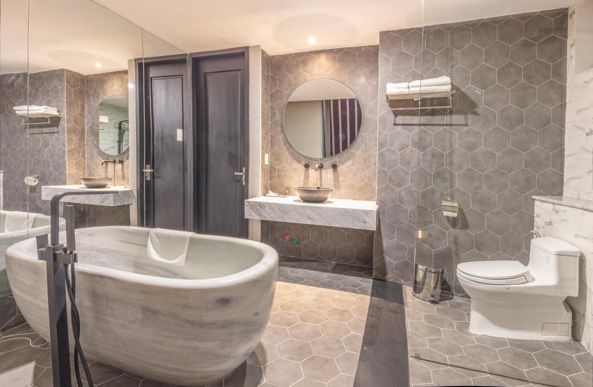 Len's Hotel photo 2