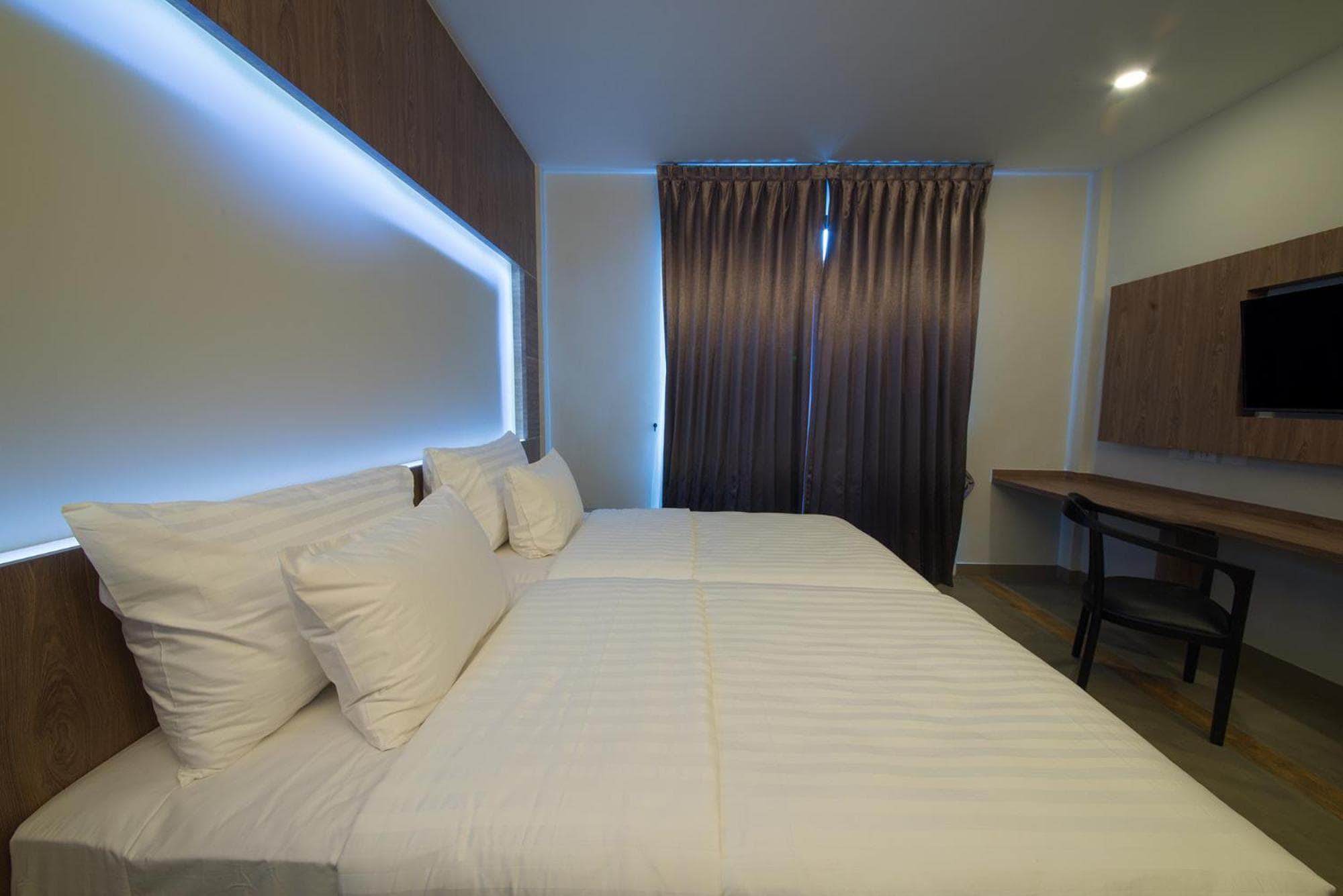 V20 Boutique Jacuzzi Hotel photo 8