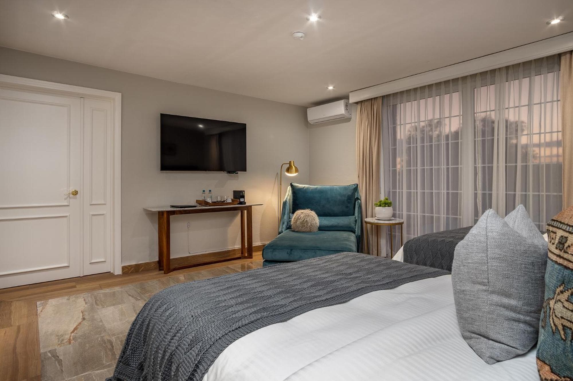 hotel room