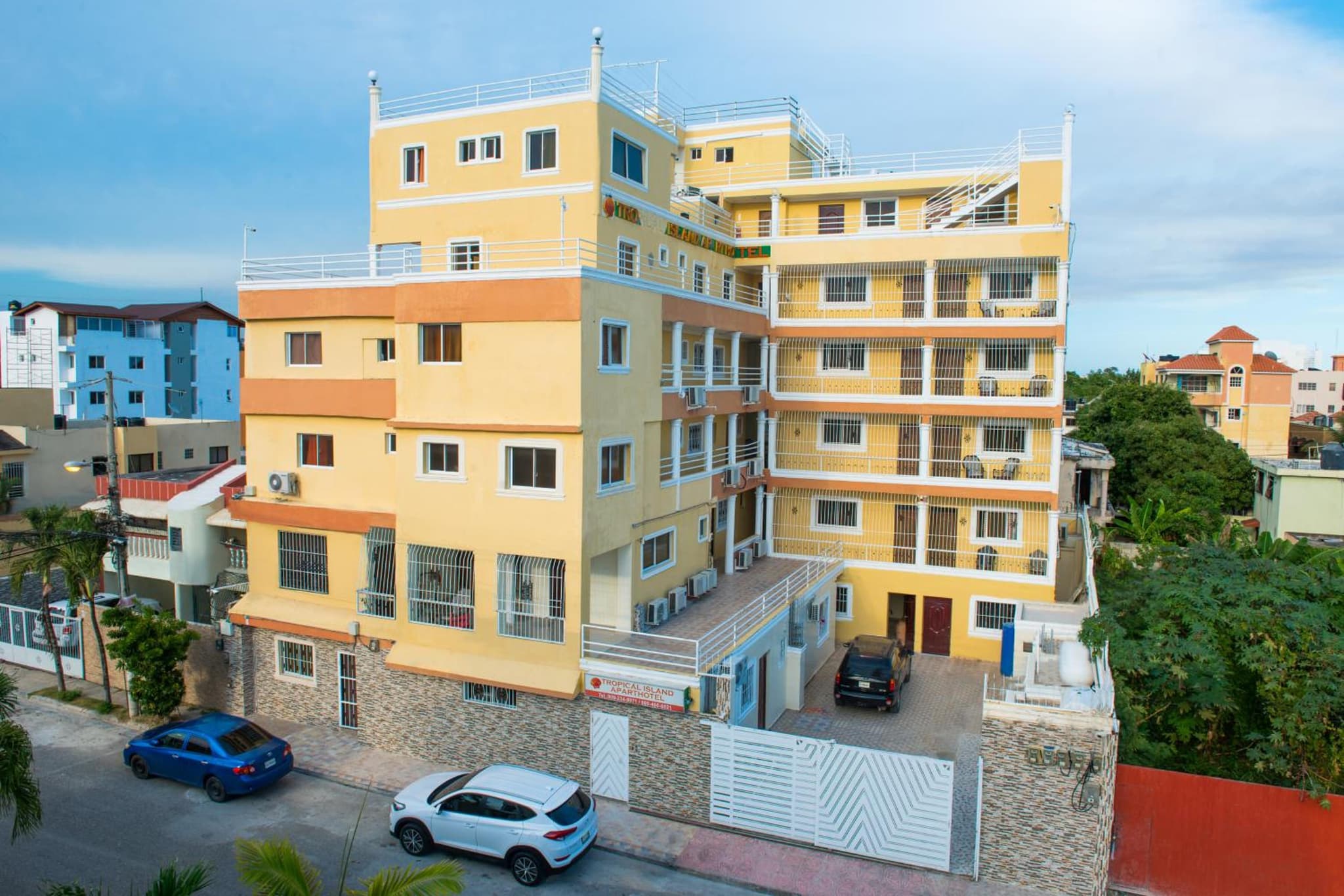 Spacious 2Br 1Bath Apartment Terrace & Street View photo 2