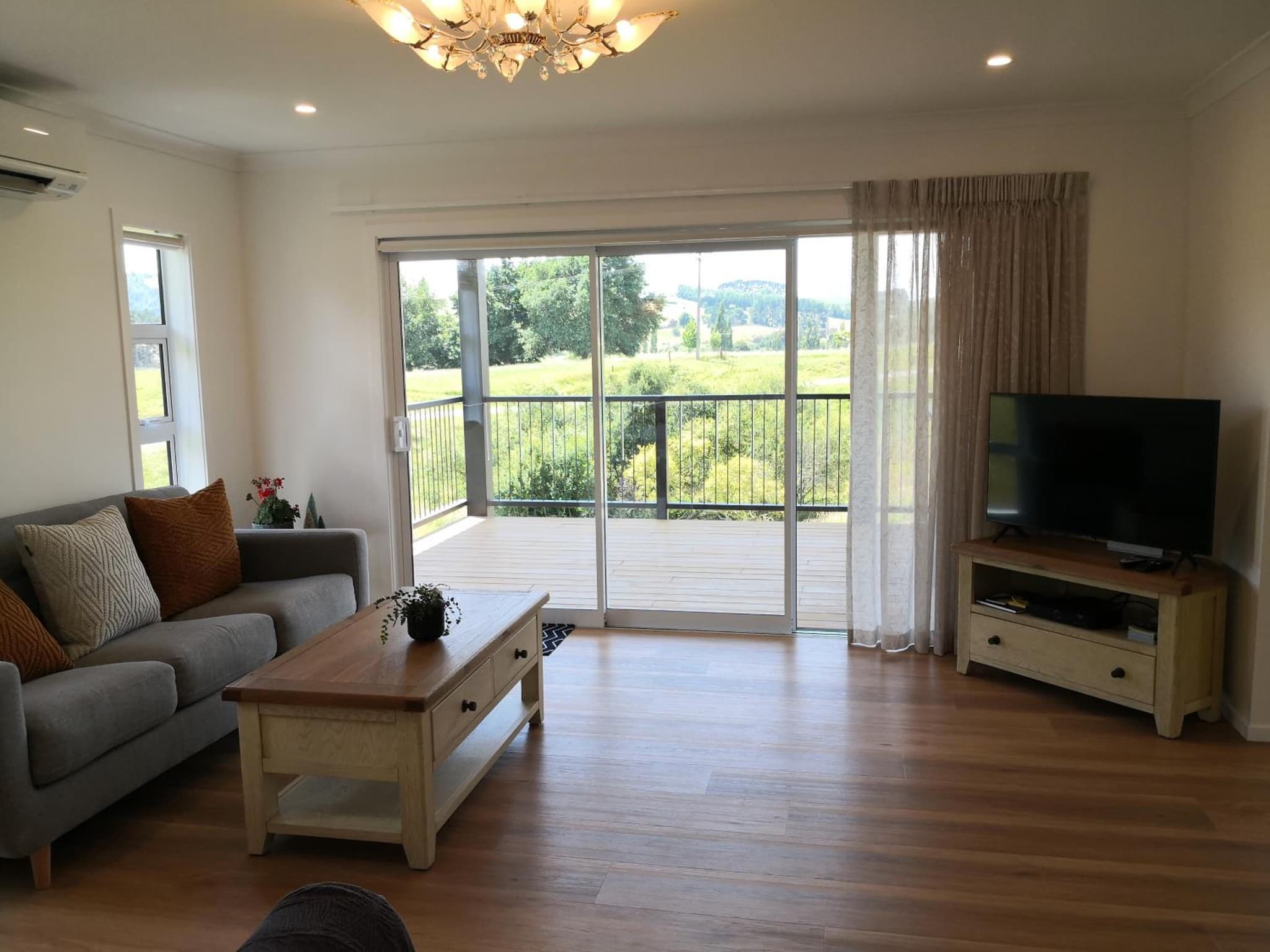 Karapiro Retreats holiday house photo 4