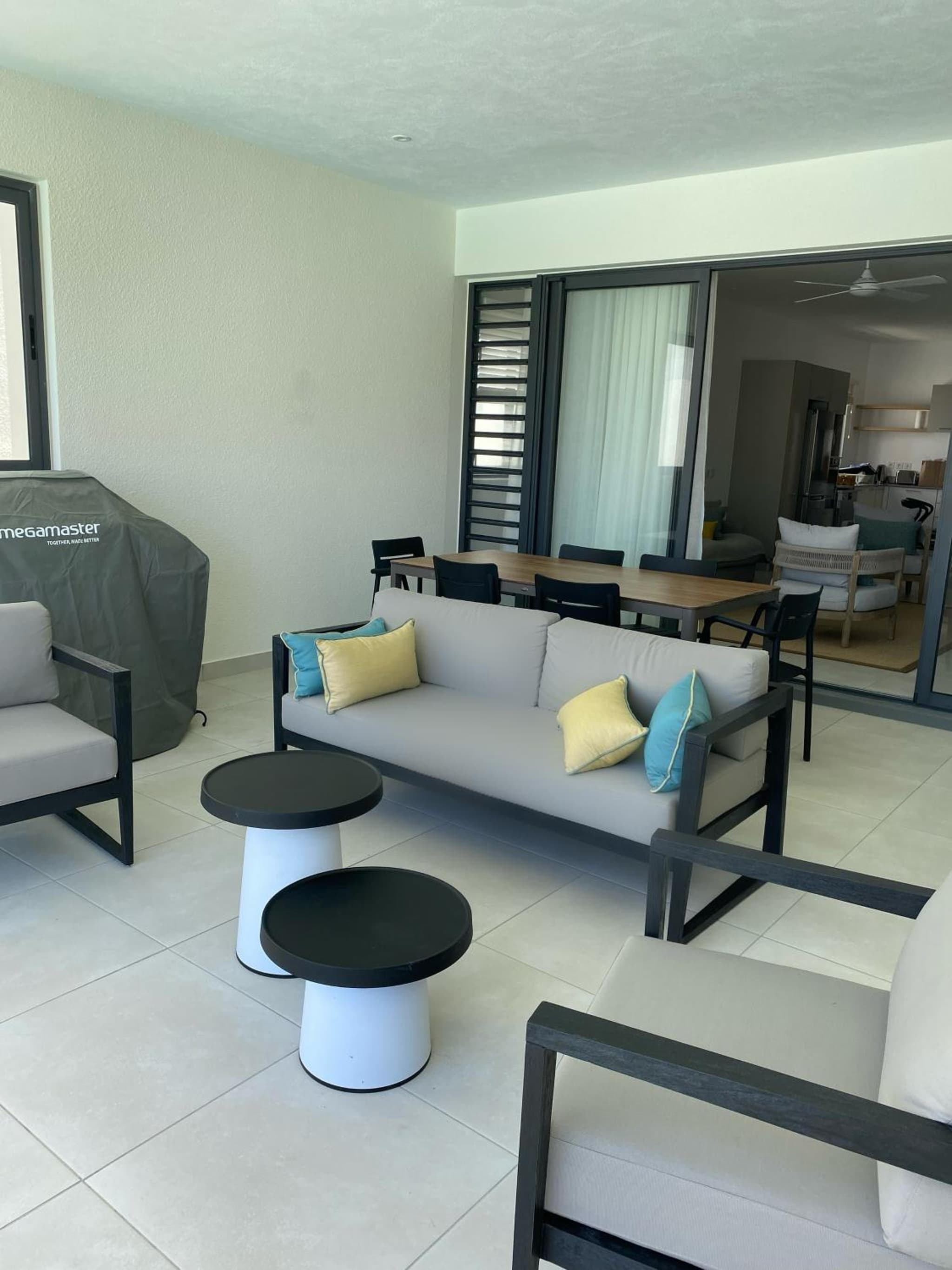 Eastern Blue Beachfront Luxury Apartment photo 5